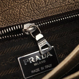 Prada Borsa a spalla in pelle di lama beige