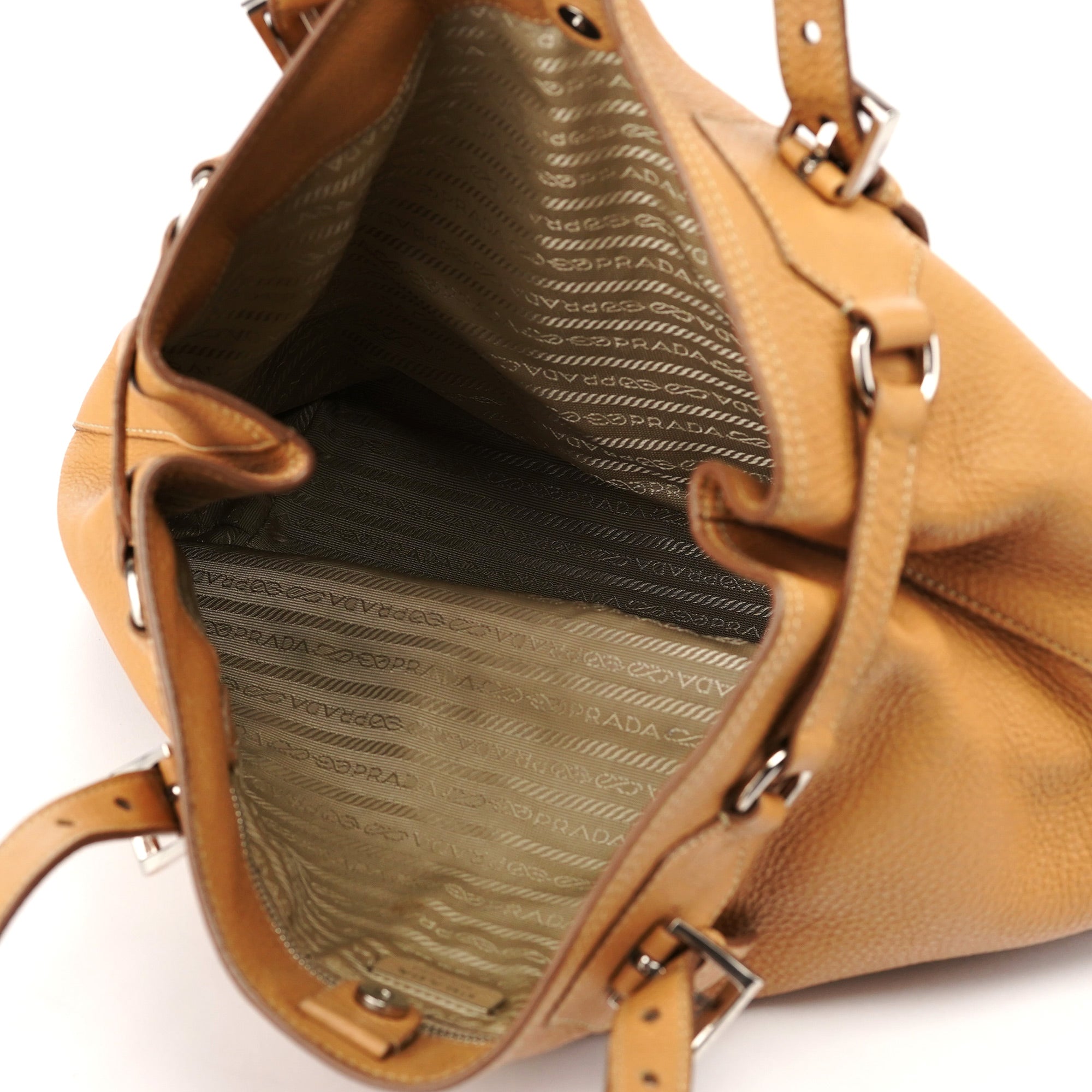 Prada Sac cabas en cuir grainé beige