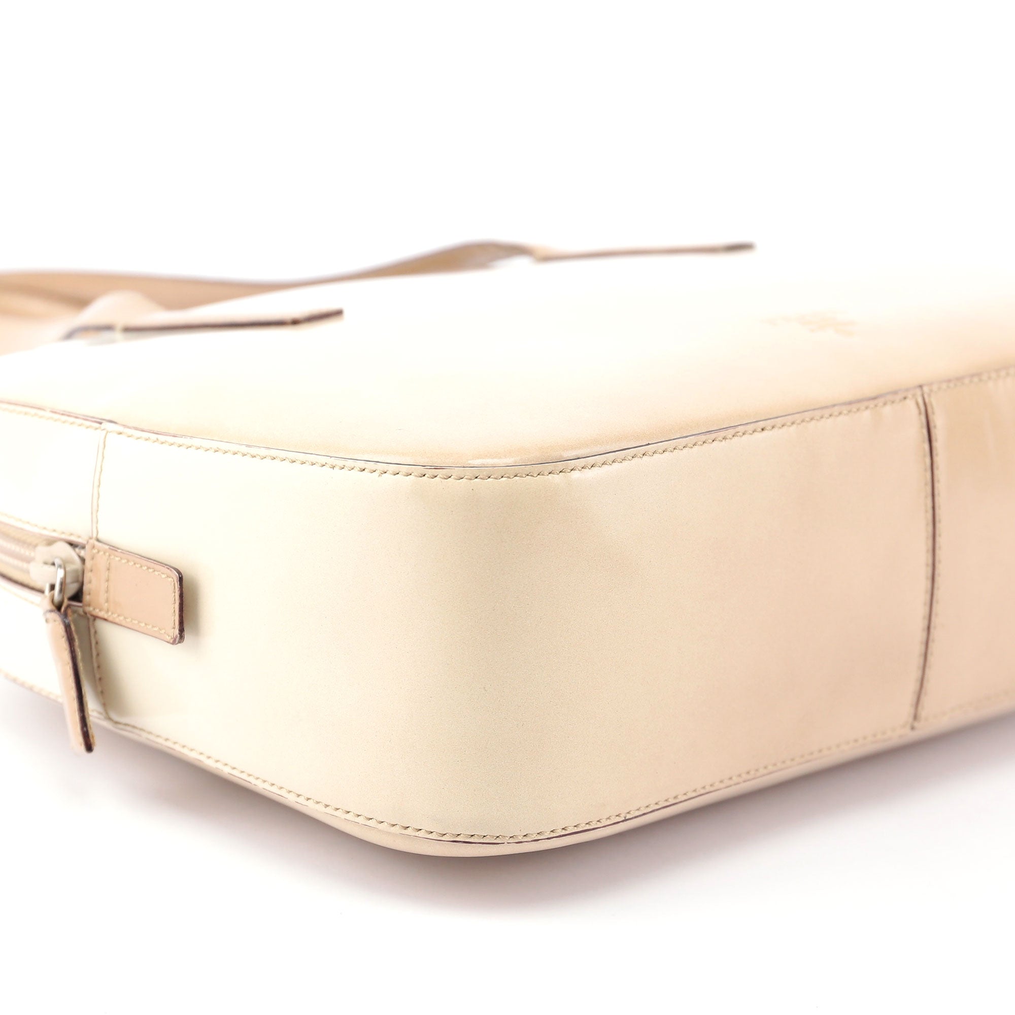 Prada Sac cabas Spazzolato en cuir verni beige