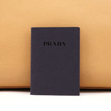 Prada Sac cabas à rabats en cuir de veau beige