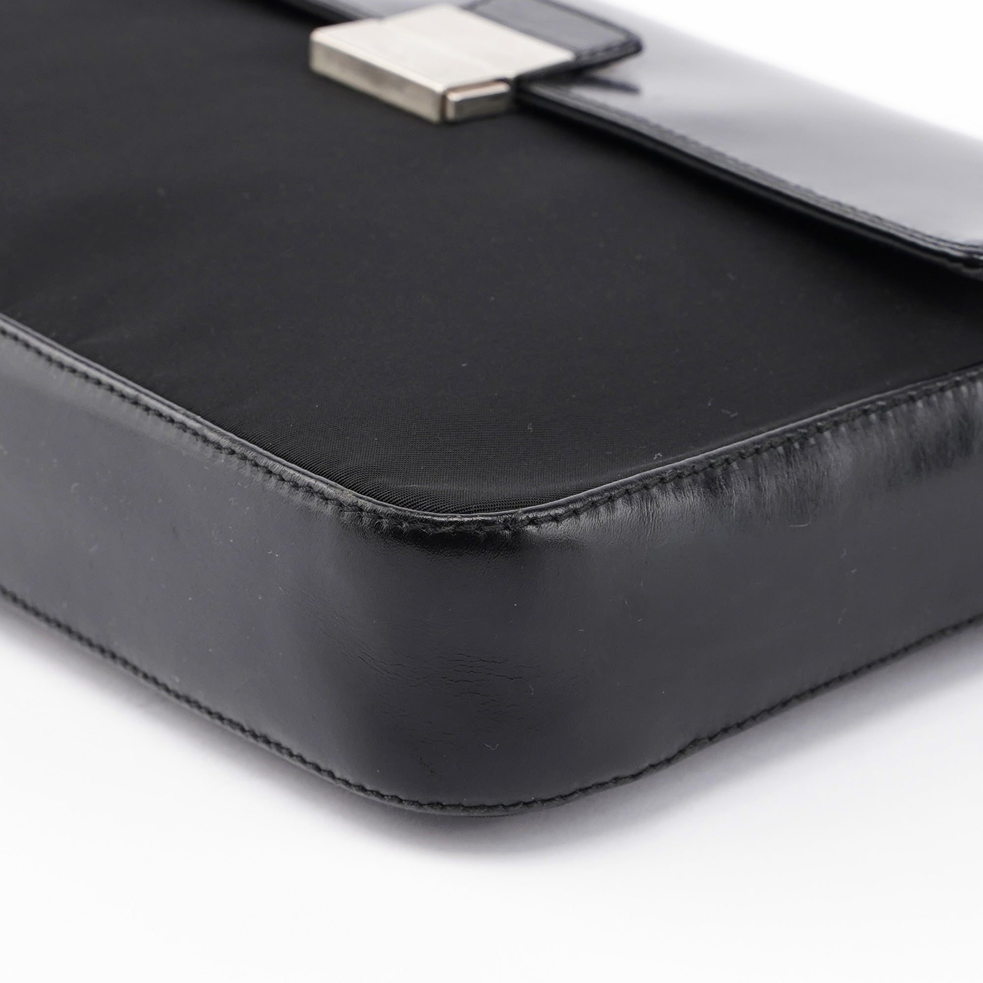 Prada Sac porté épaule à boucle noir