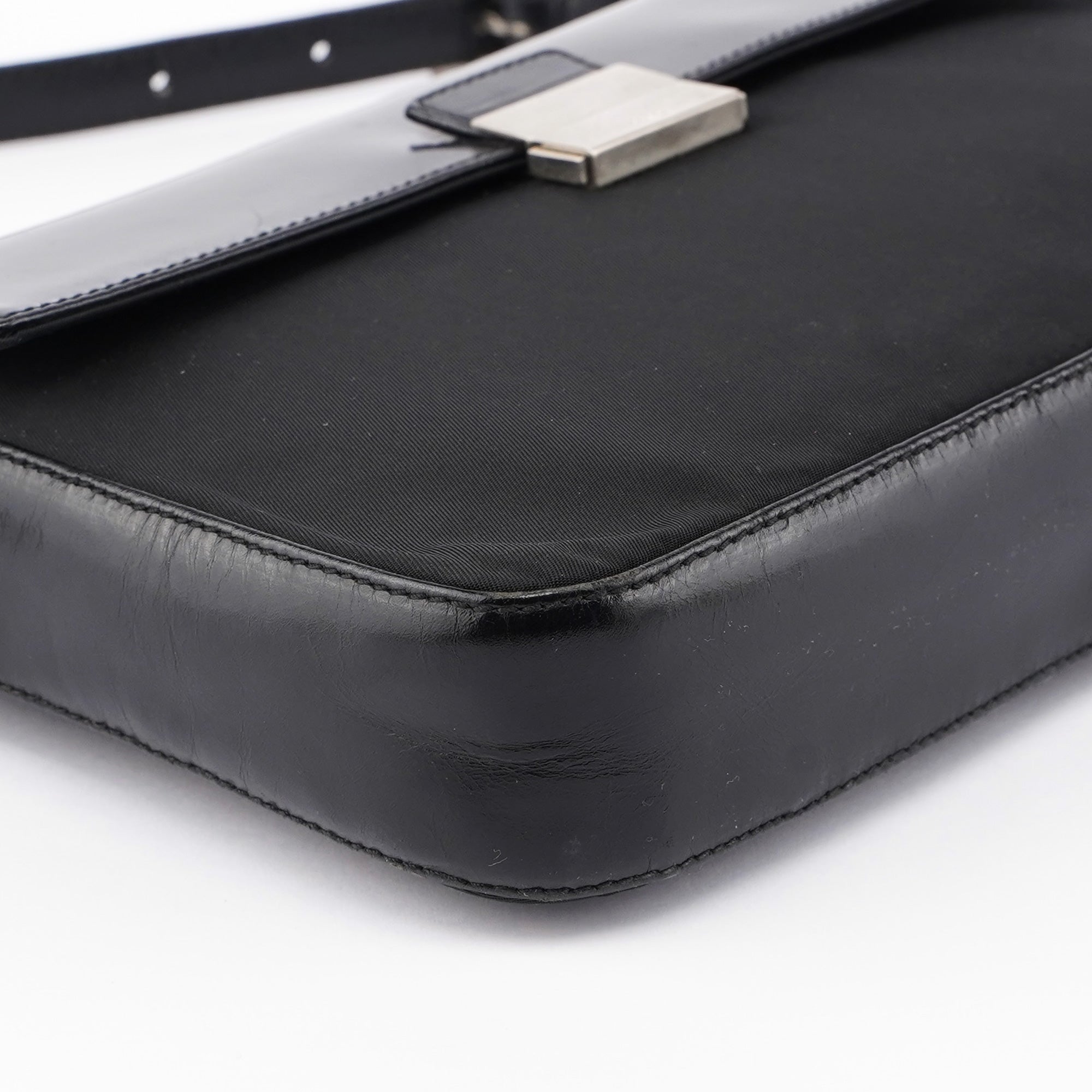 Prada Sac porté épaule à boucle noir