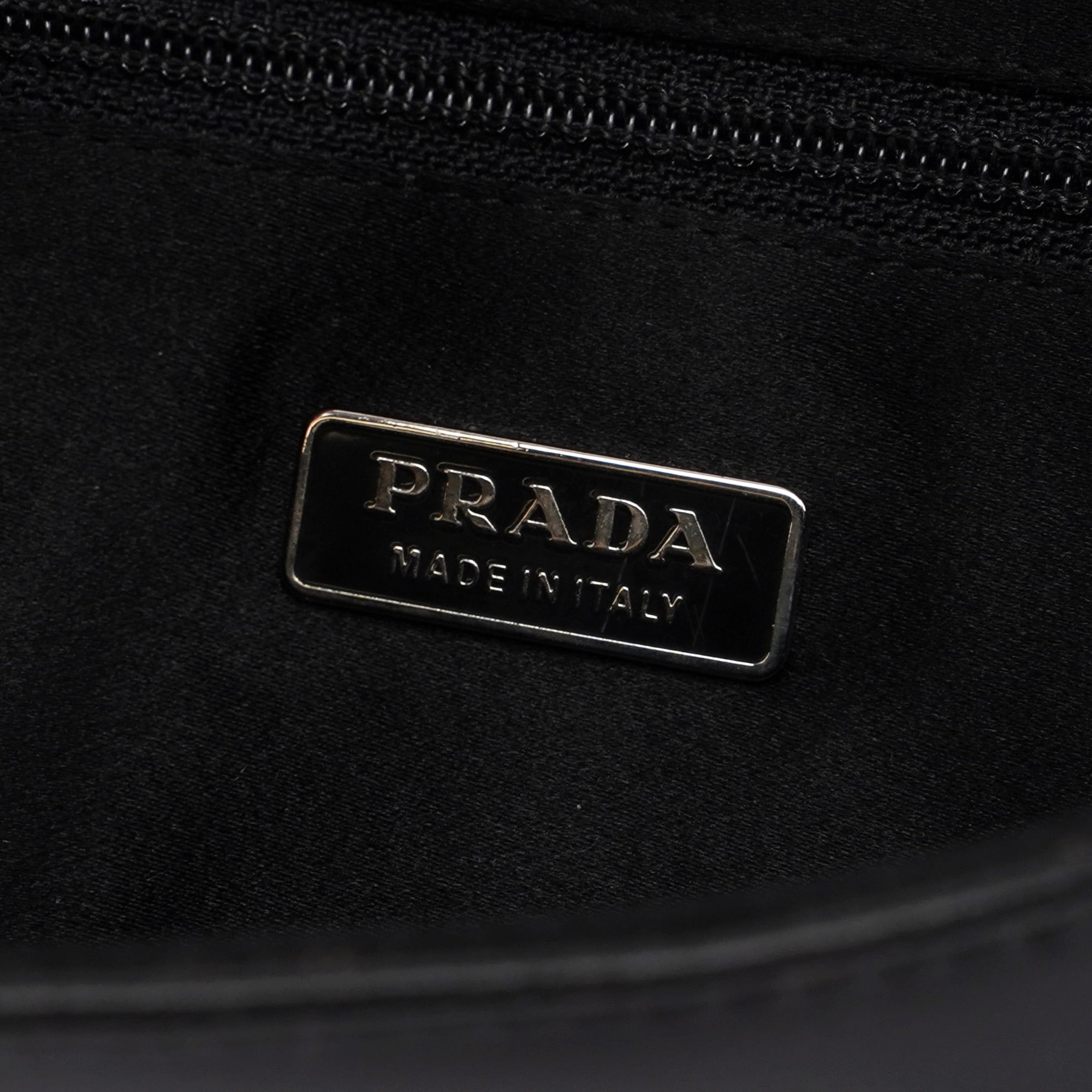 Prada Sac hobo Cleo en cuir de veau noir