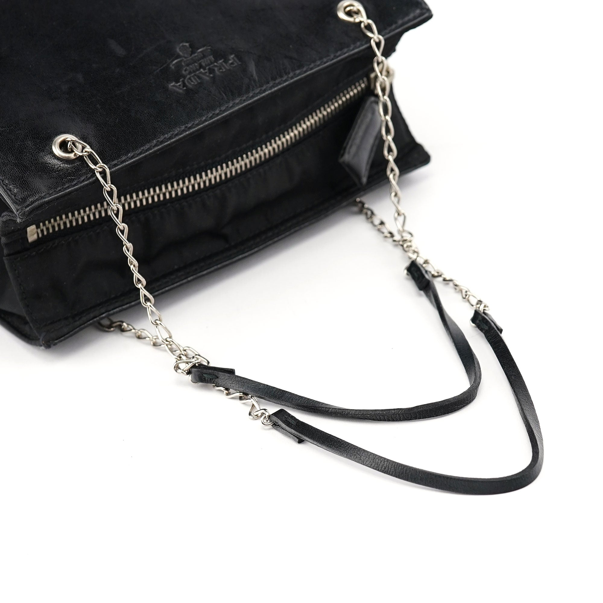 Prada Tote med kæde i sort kalveskind og nylon