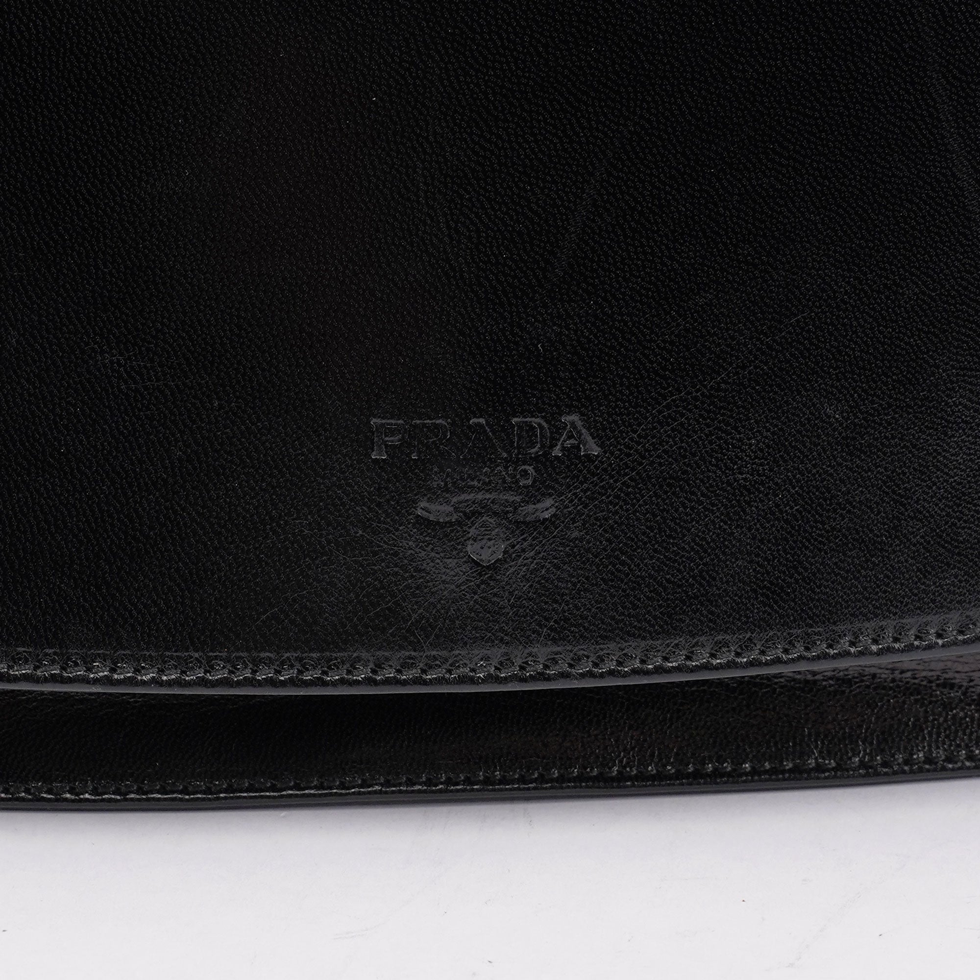 Prada Madras Swing Schultertasche mit Kette aus schwarzem Kalbsleder