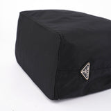 Prada Sac en nylon noir à anses en plastique