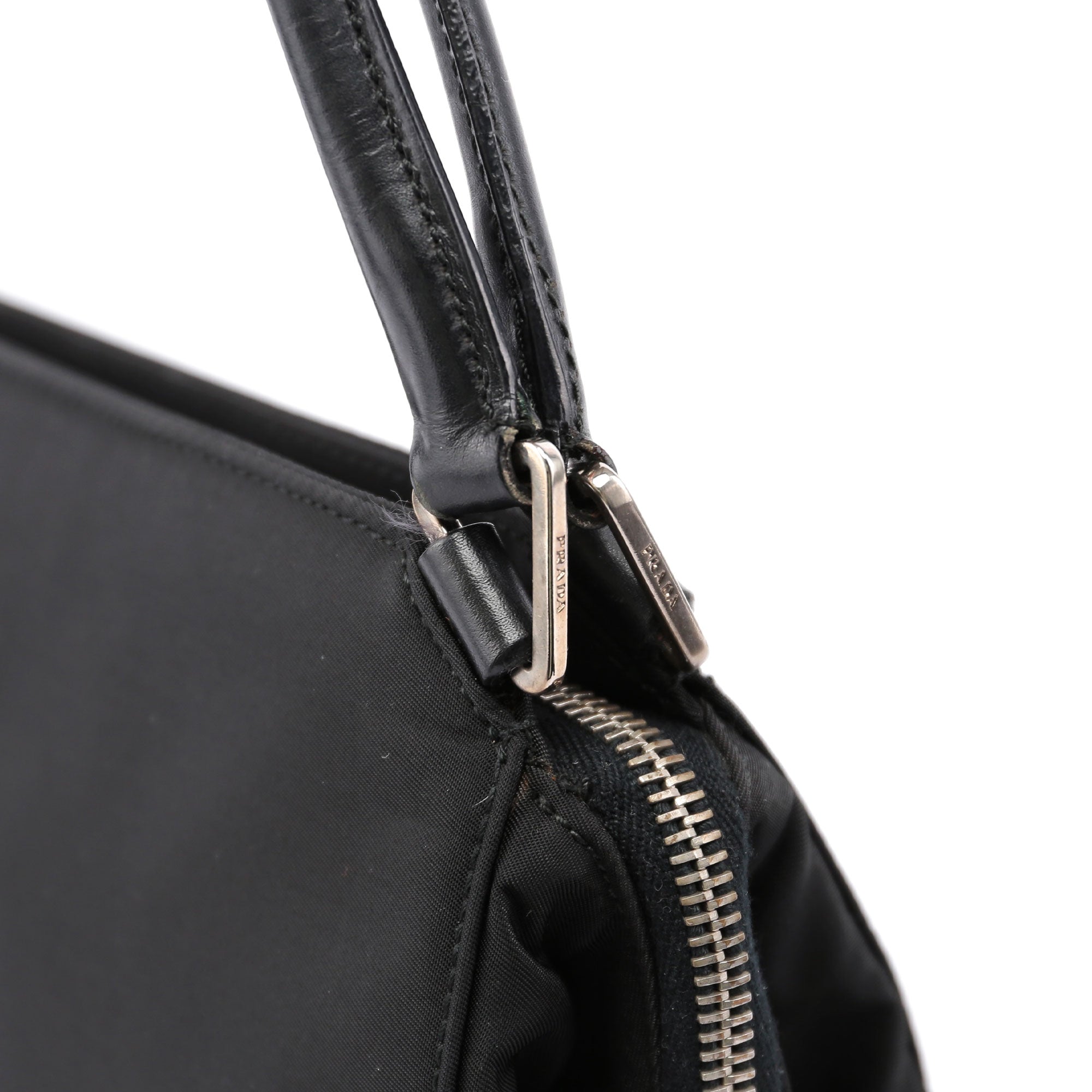 Prada Sac porté épaule Tessuto Chic en nylon noir