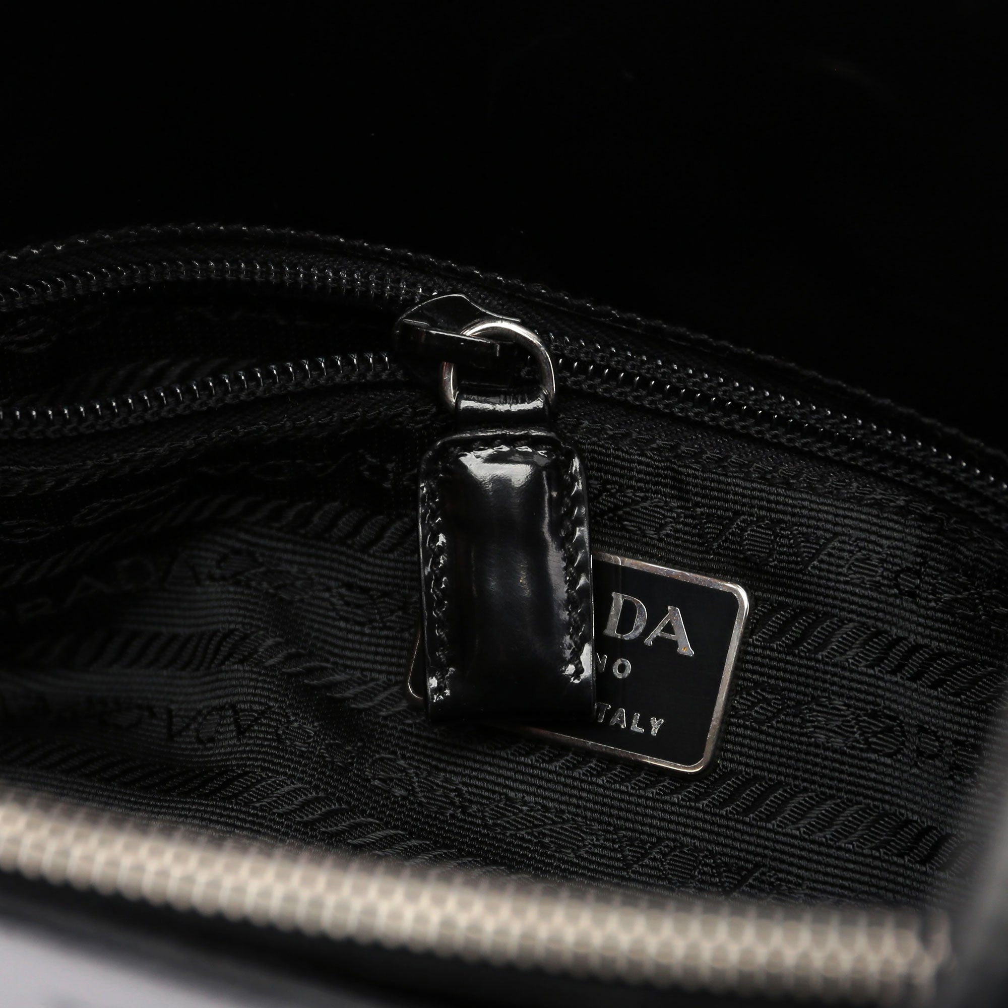 Prada Sac cabas Spazzolato en cuir verni noir