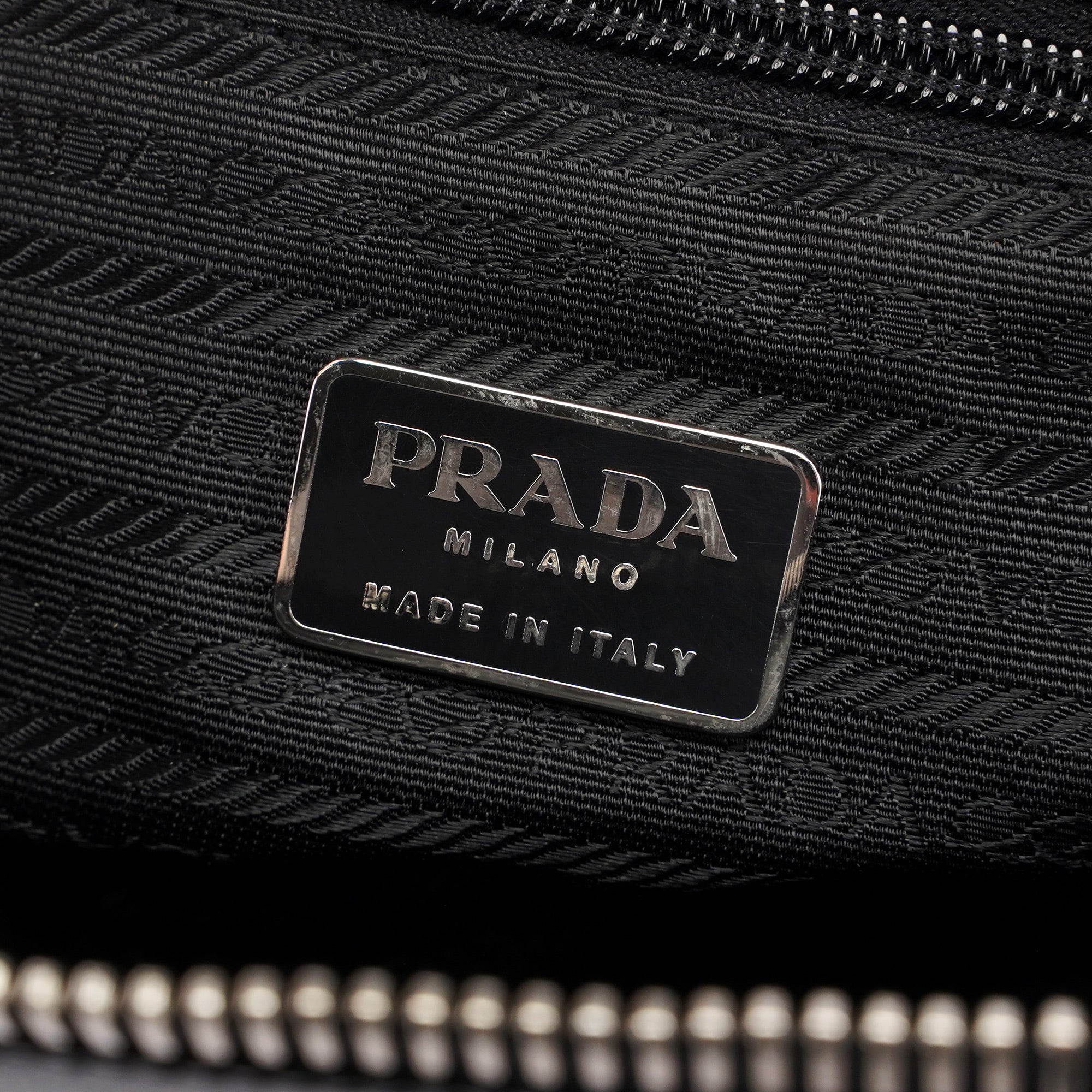 Prada Spazzolato Tote Bag aus schwarzem Lackleder