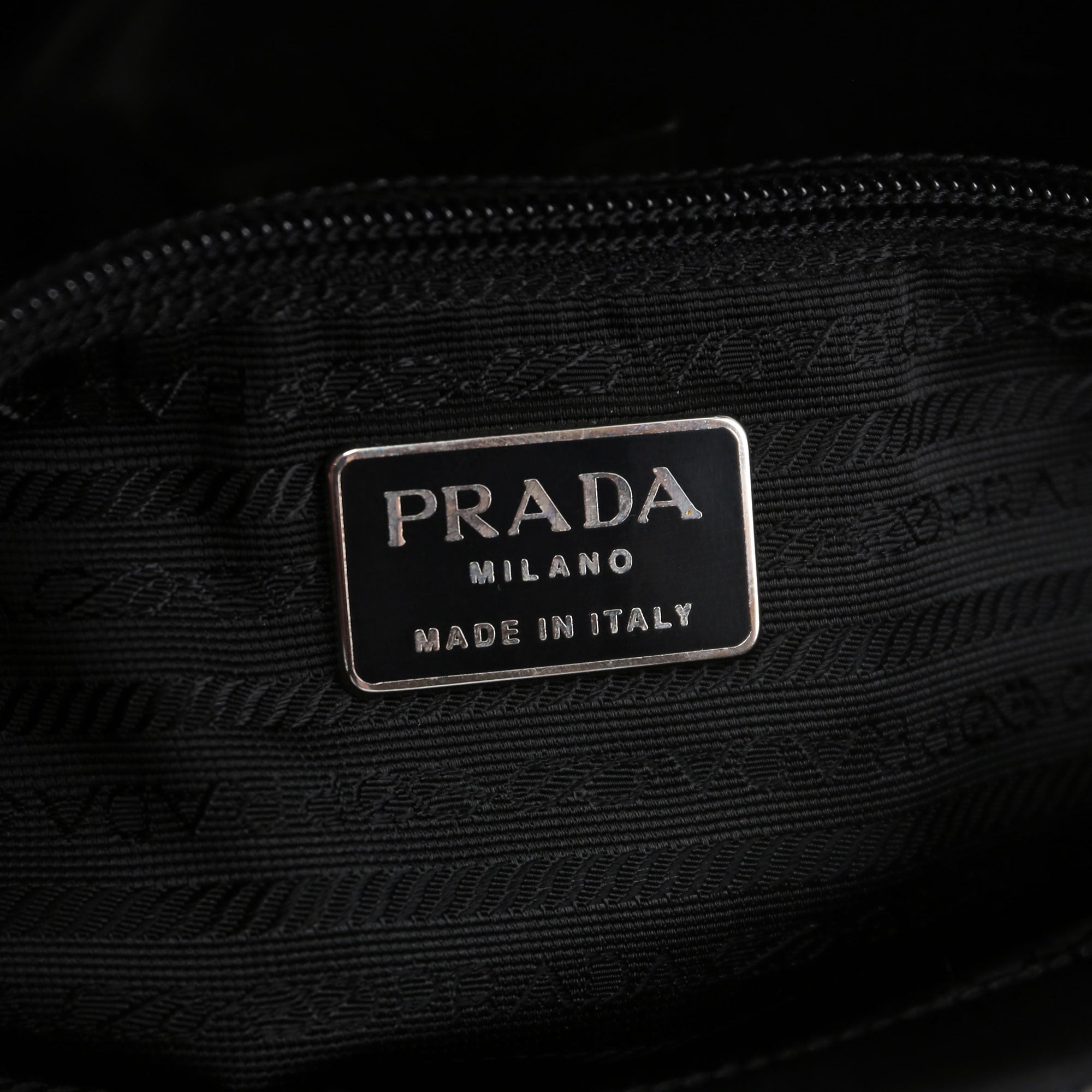 Prada Tote Bag aus schwarzem Spazzolato-Leder