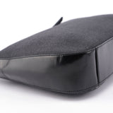 Prada Tessuto Schultertasche aus schwarzem Canvas mit Lederbesatz