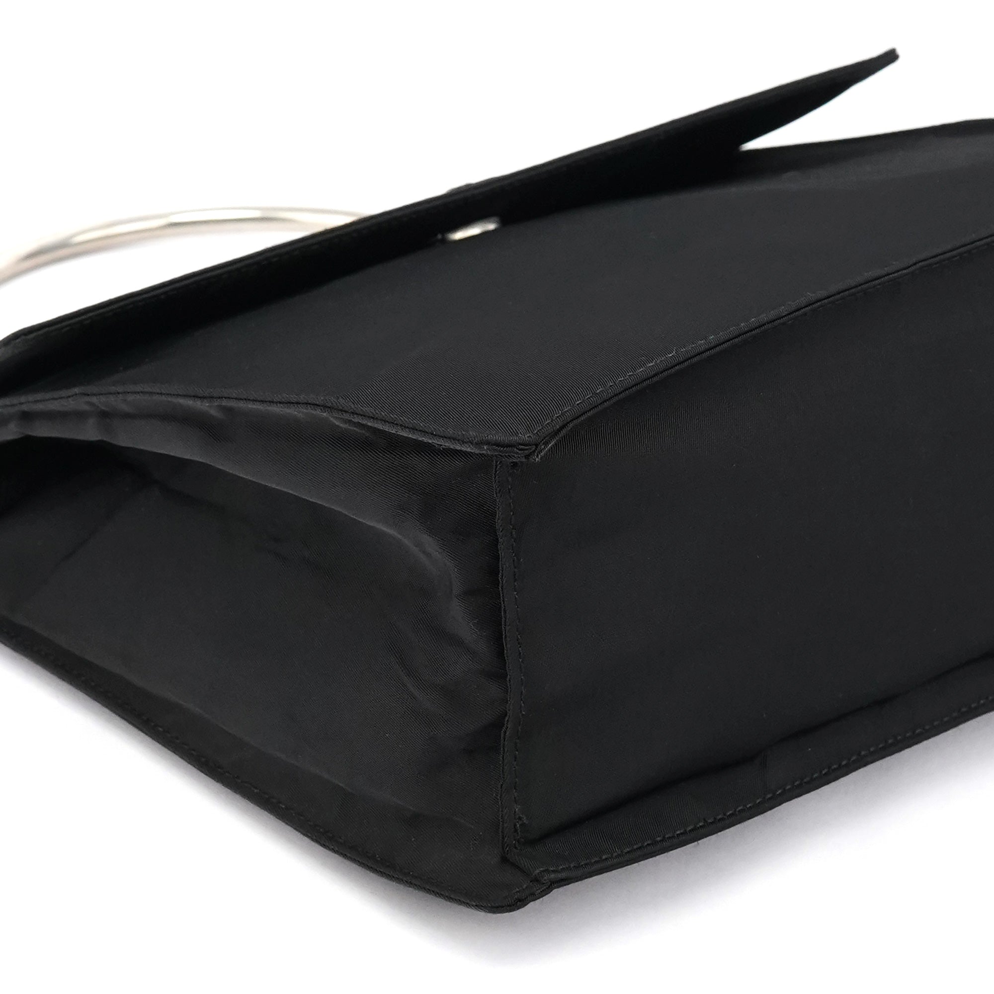 Prada Henkeltasche Tessuto Metal aus schwarzem Nylon