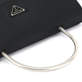 Prada Henkeltasche Tessuto Metal aus schwarzem Nylon