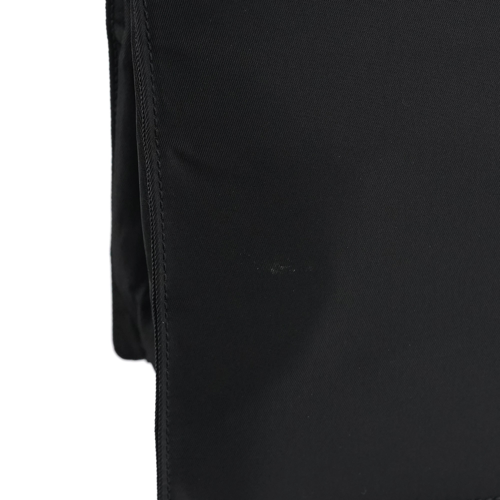 Prada Henkeltasche Tessuto Metal aus schwarzem Nylon