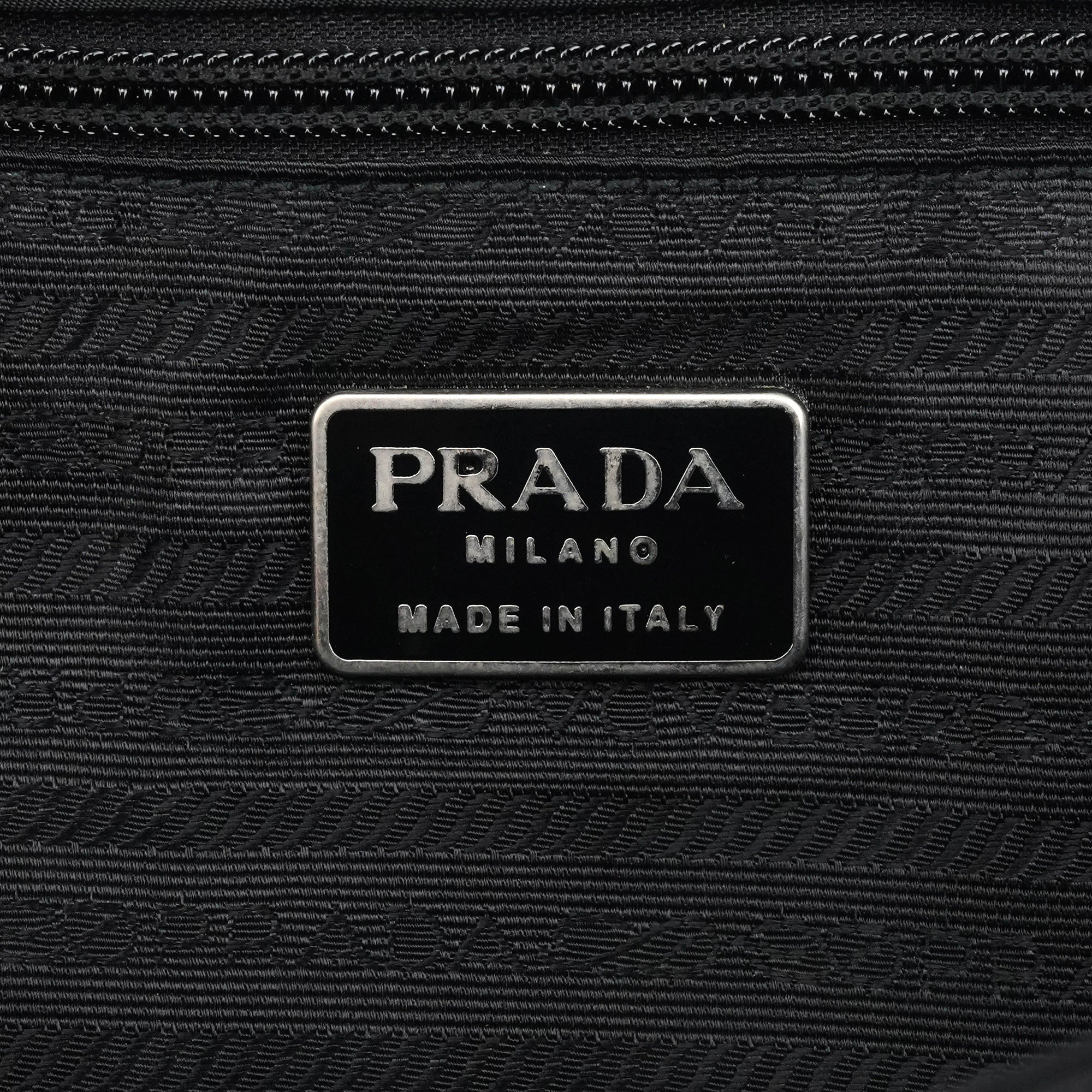 Prada Henkeltasche Tessuto Metal aus schwarzem Nylon