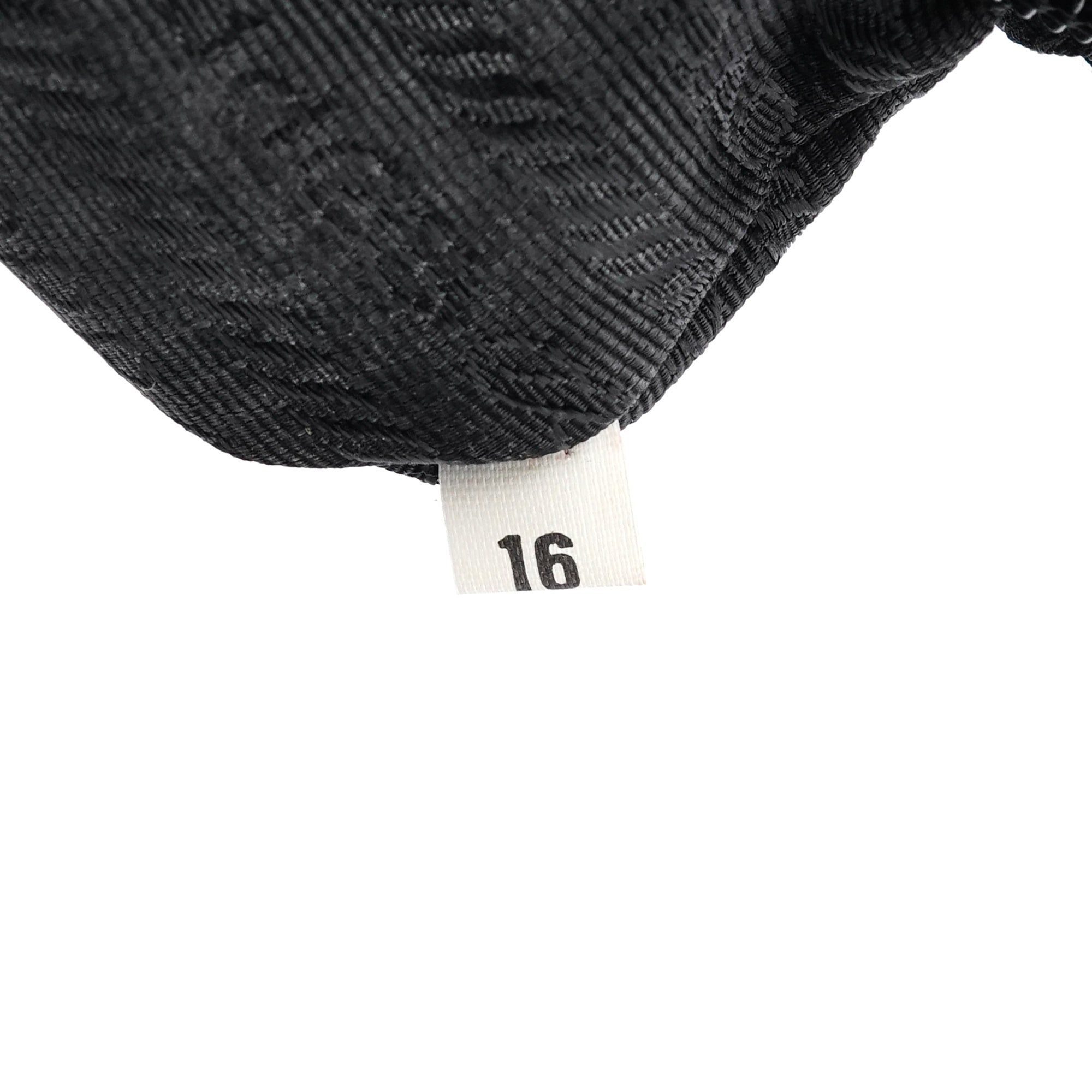 Prada Henkeltasche Tessuto Metal aus schwarzem Nylon