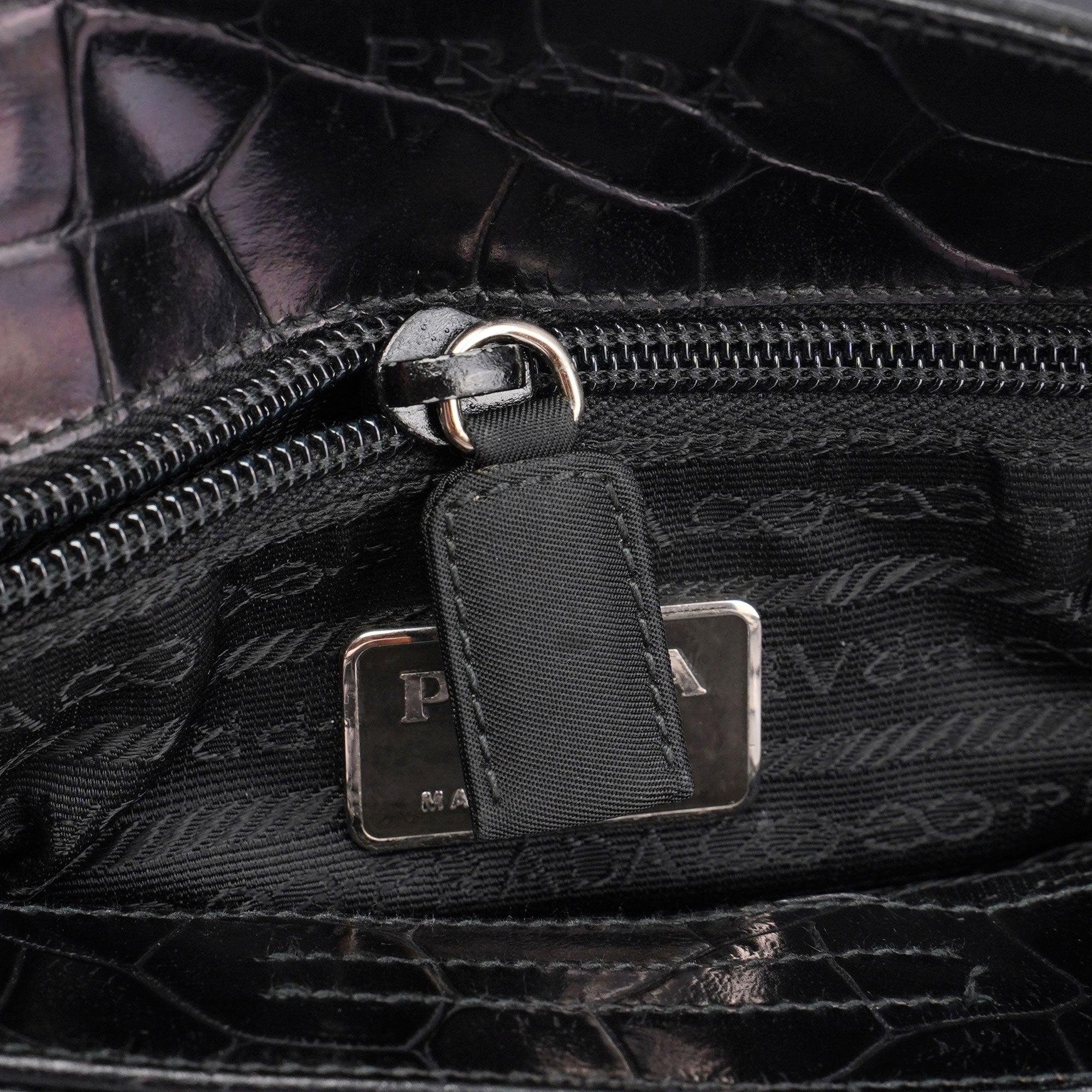 Prada Tessuto Metallo Schultertasche aus schwarzem Nylon