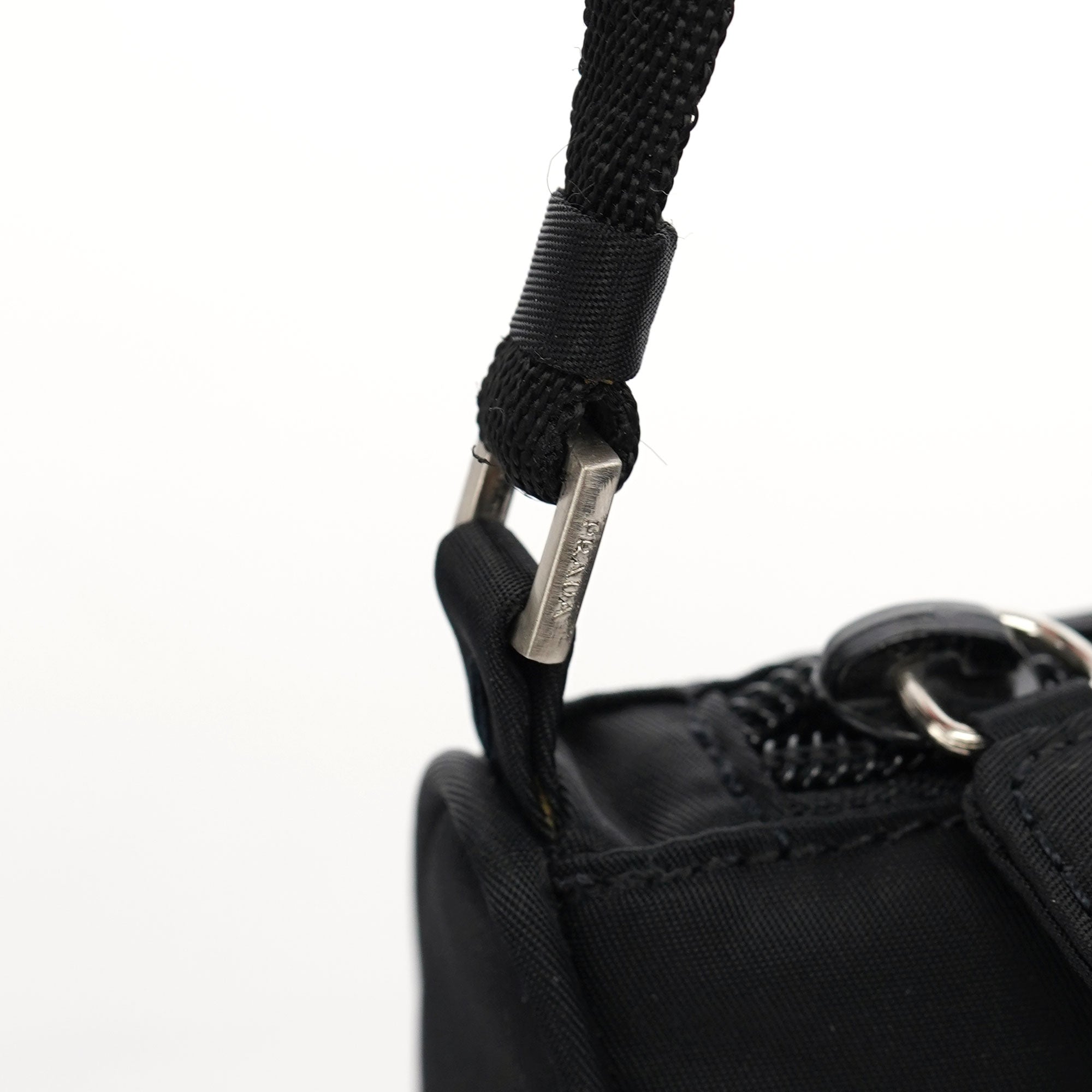 Prada Mini sac hobo Tessuto en nylon noir