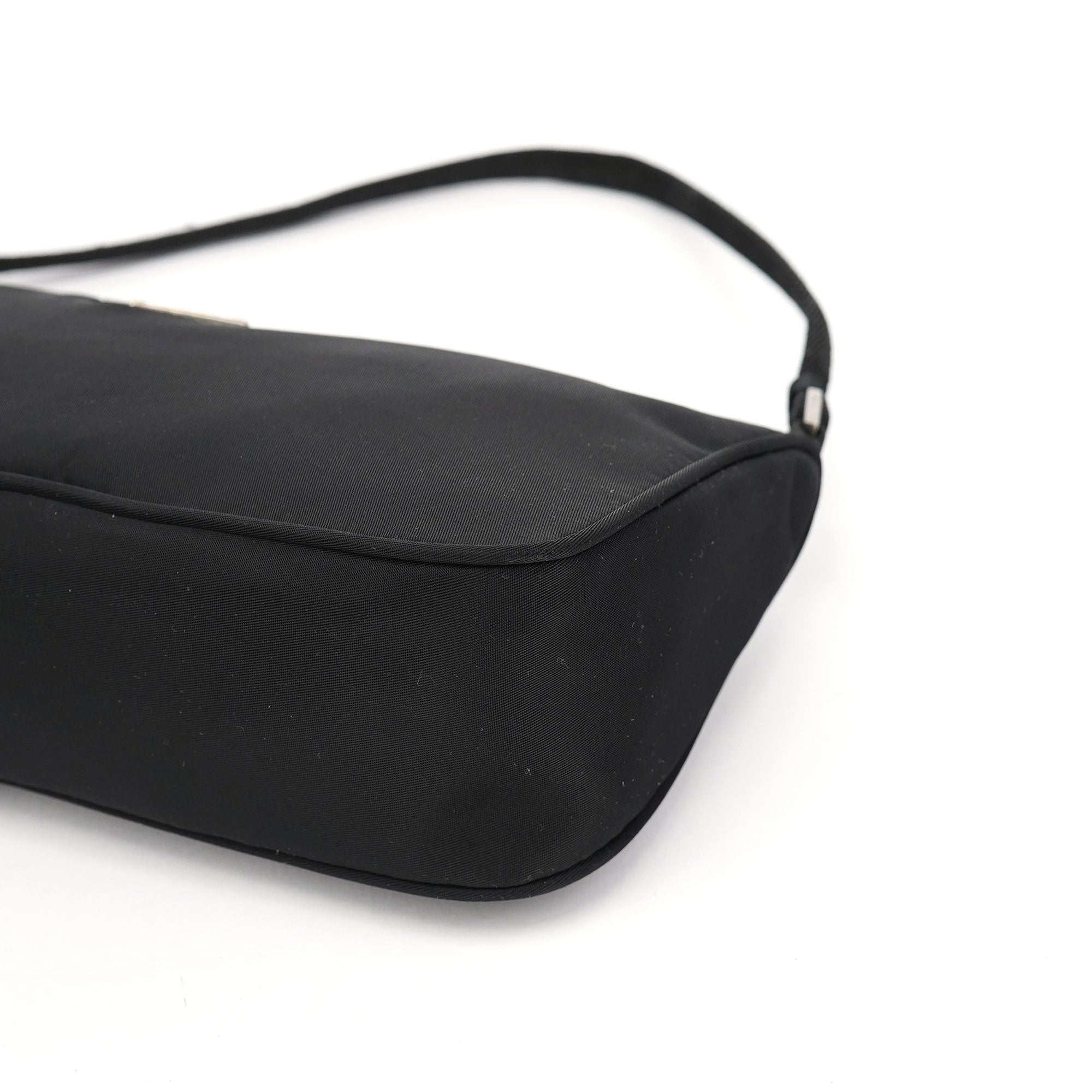 Prada Mini sac hobo Tessuto en nylon noir
