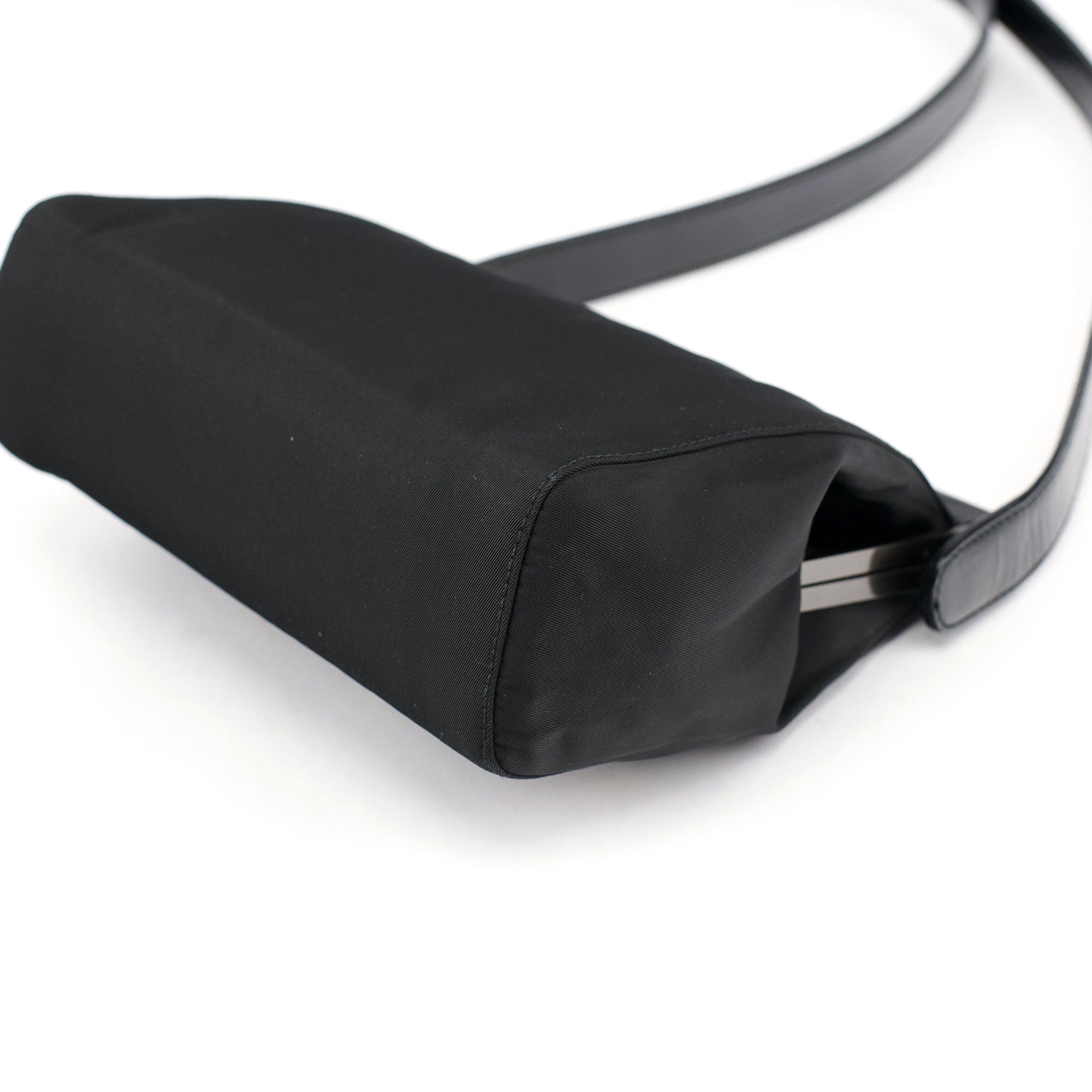 Prada Clutch-Schultertasche aus schwarzem Tessuto-Nylon