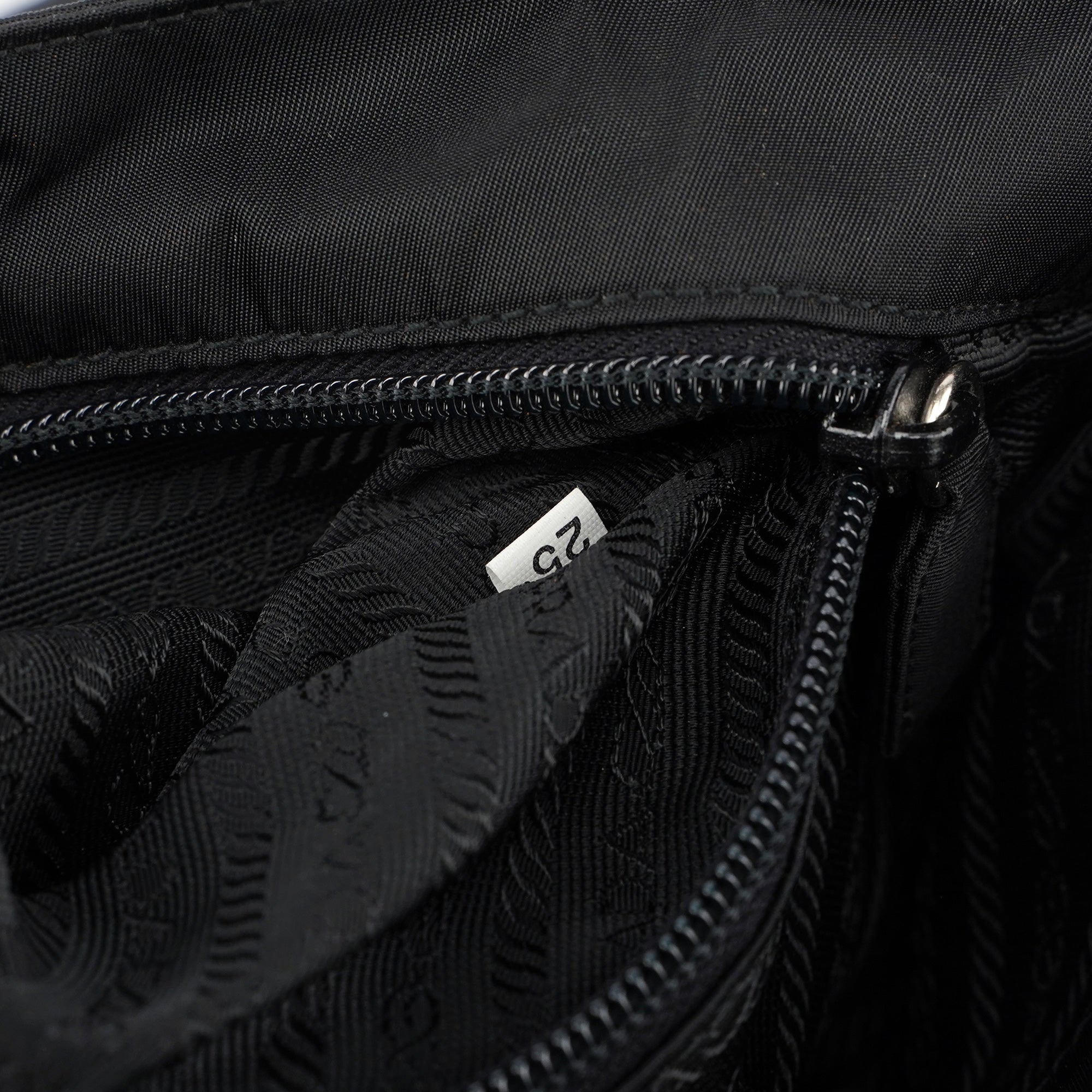 Prada Sac porté épaule Tessuto Plastic en nylon noir