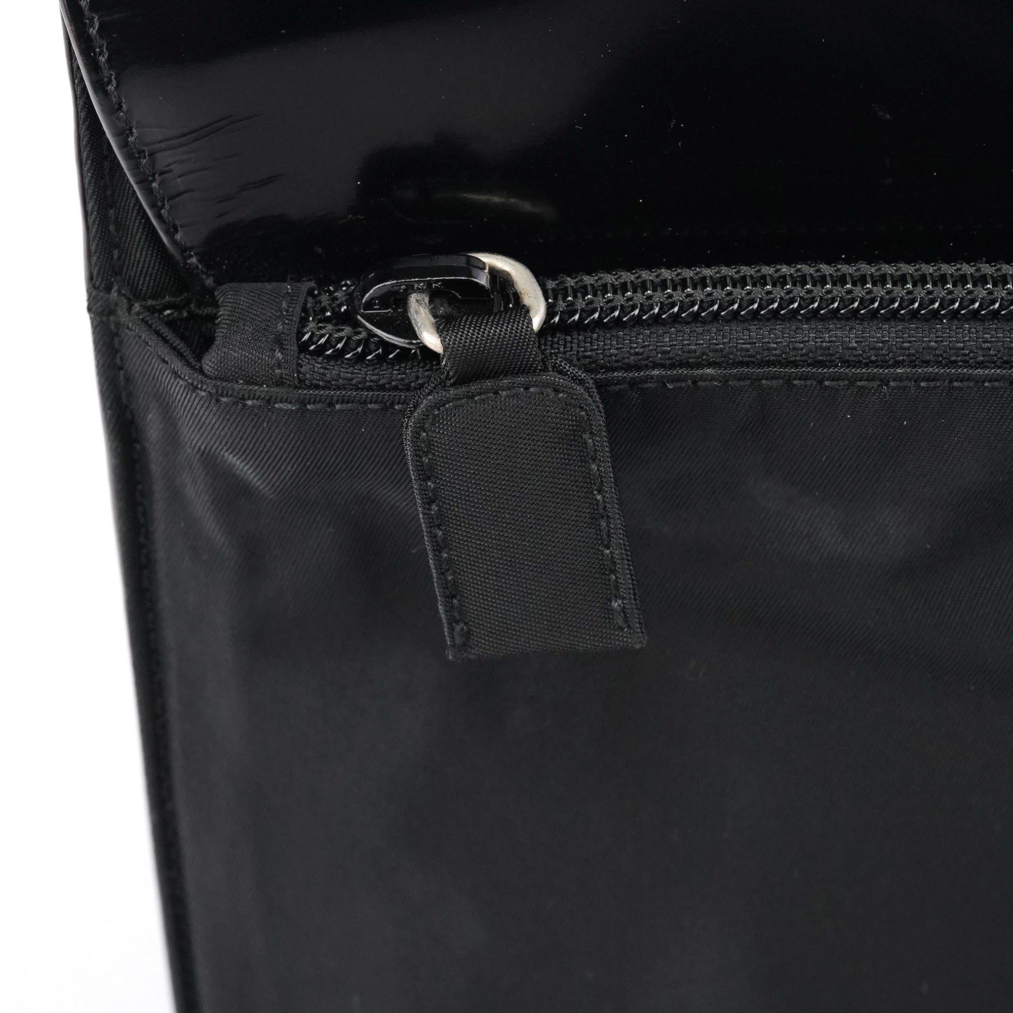 Prada Sac à poignée Tessuto Spazzolato en nylon noir