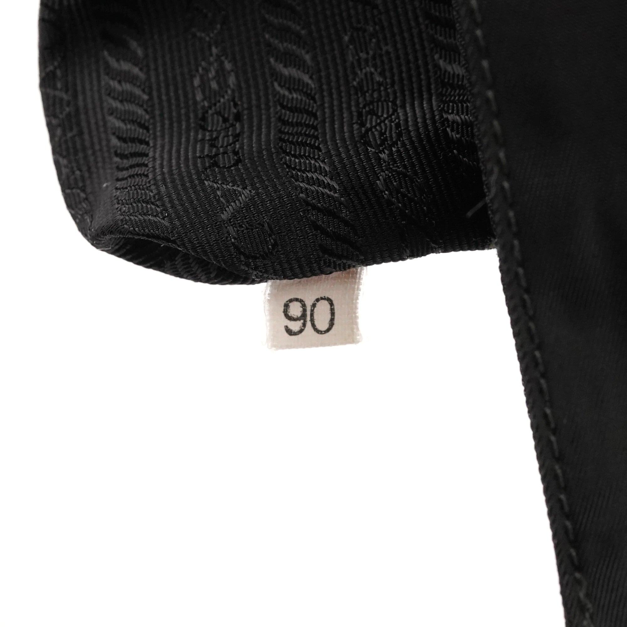 Prada Tessuto Vitello axelväska i svart nylon och kalvskinn