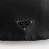 Prada Tessuto Vitello axelväska i svart nylon och kalvskinn