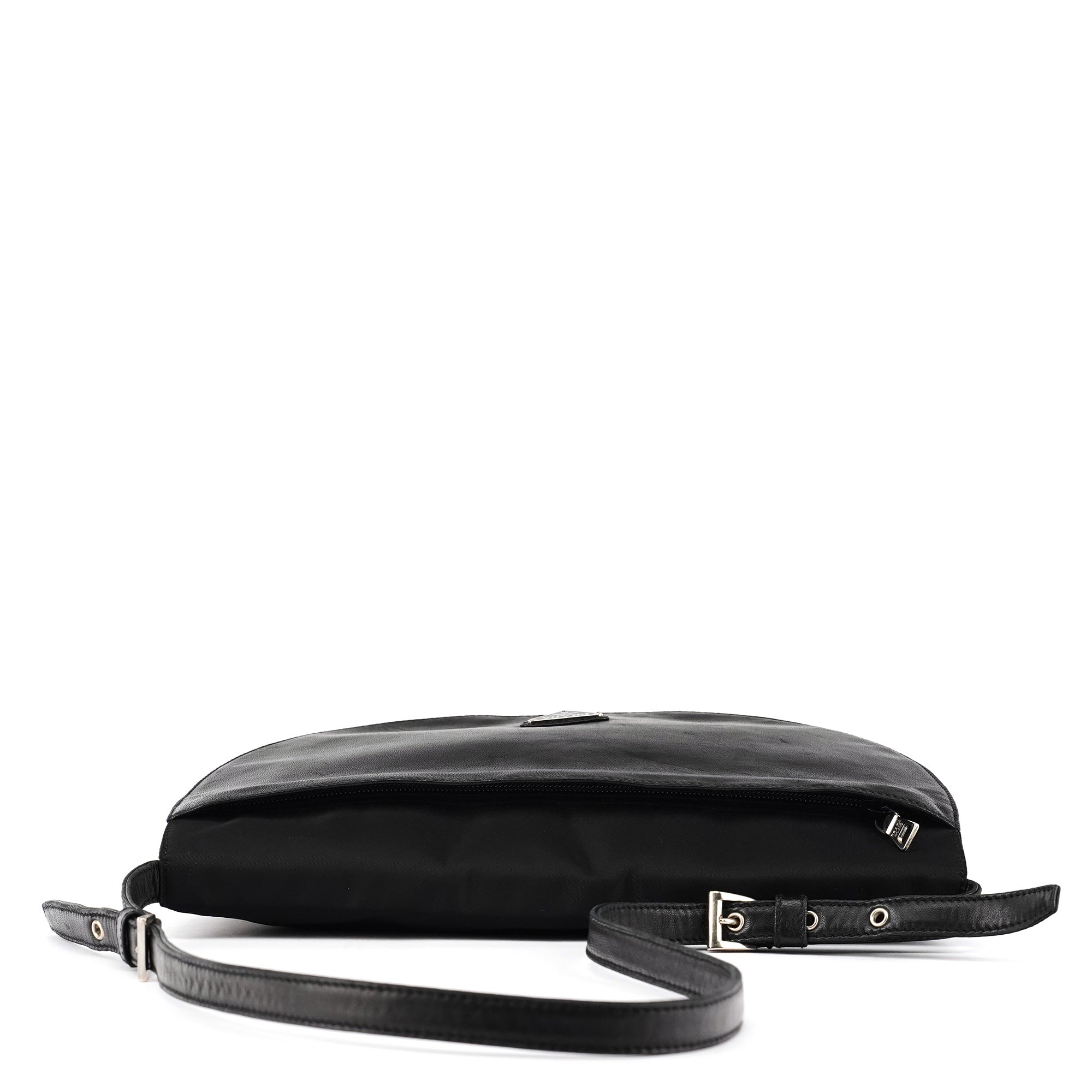 Prada Tessuto Vitello axelväska i svart nylon och kalvskinn