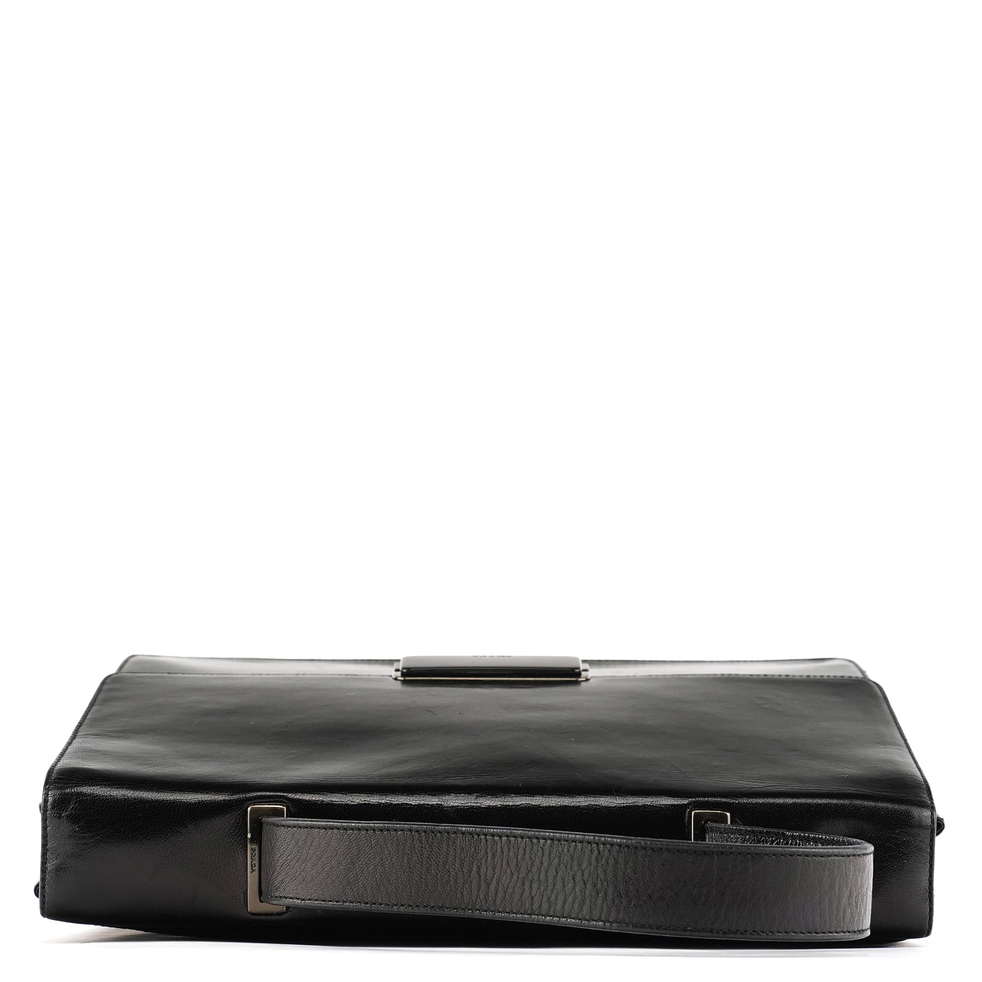 Prada Sac à poignée à boucle en cuir de veau noir