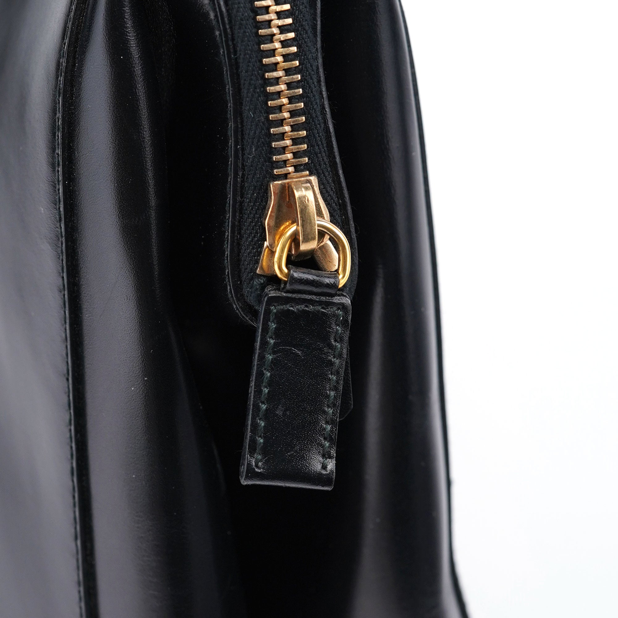 Prada Vitello Chic Schultertasche in Schwarz