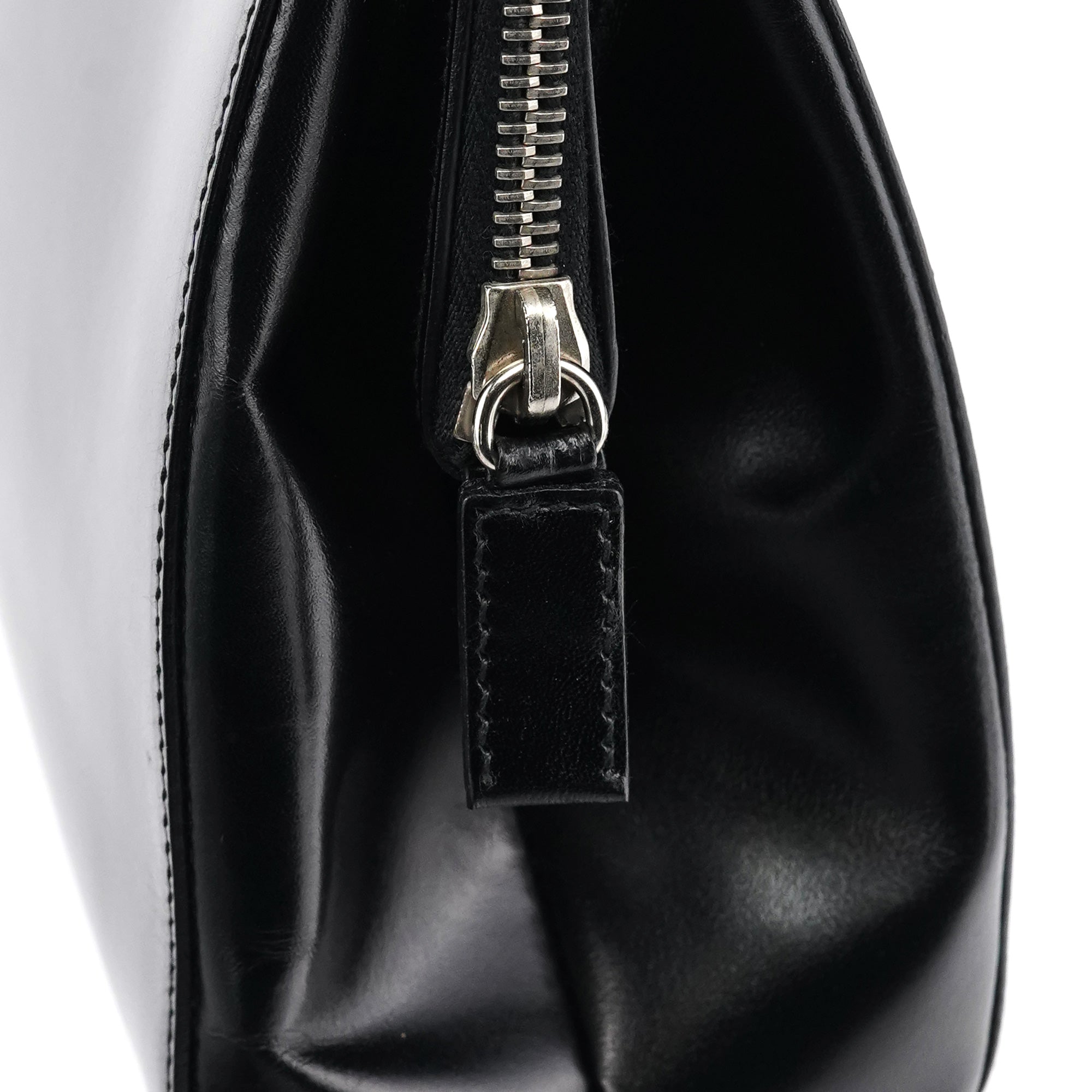 Prada Vitello Chic Schultertasche aus schwarzem Leder