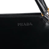 Prada Vitello Chic Schultertasche aus schwarzem Leder
