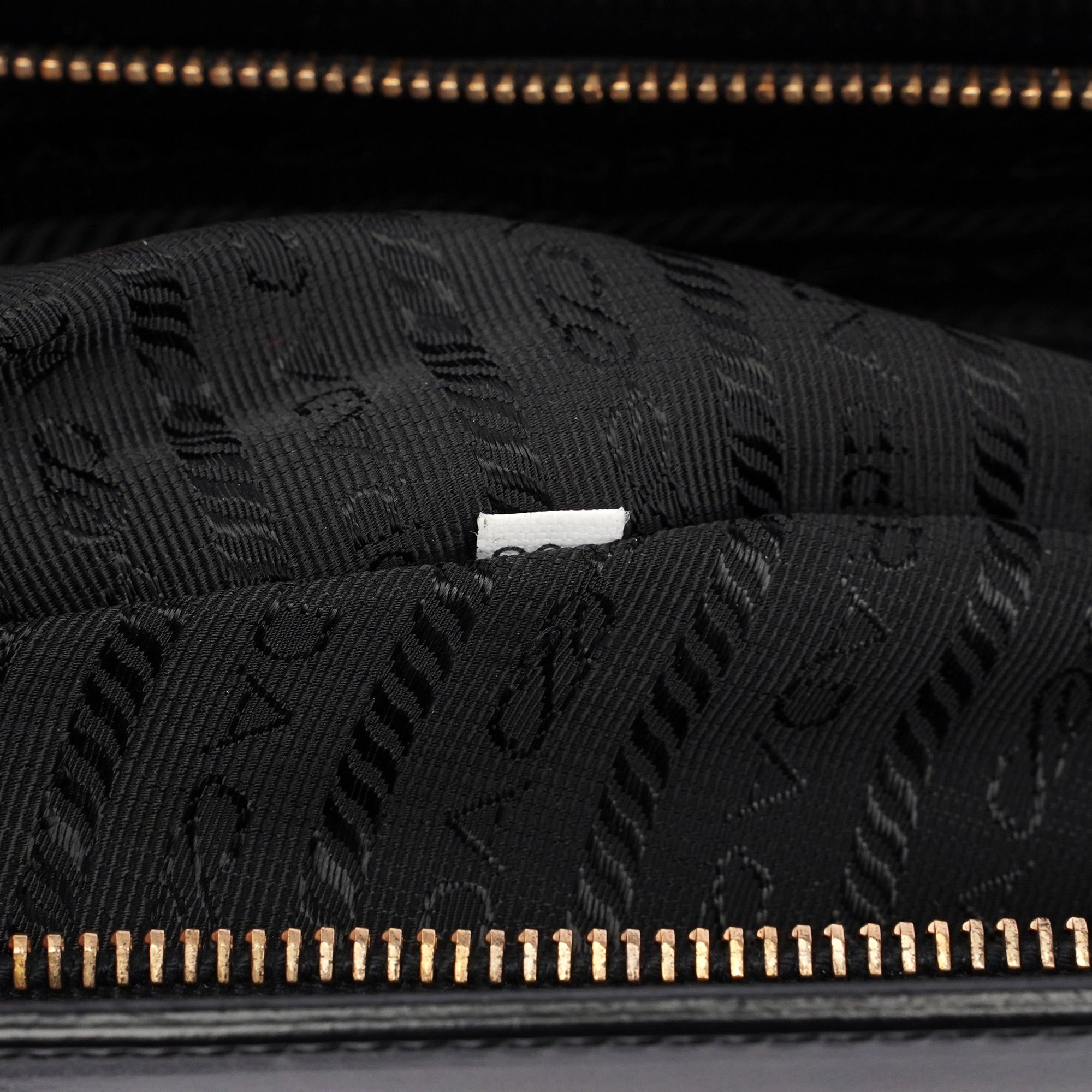 Prada Sac porté épaule Vitello Chic en cuir de veau noir