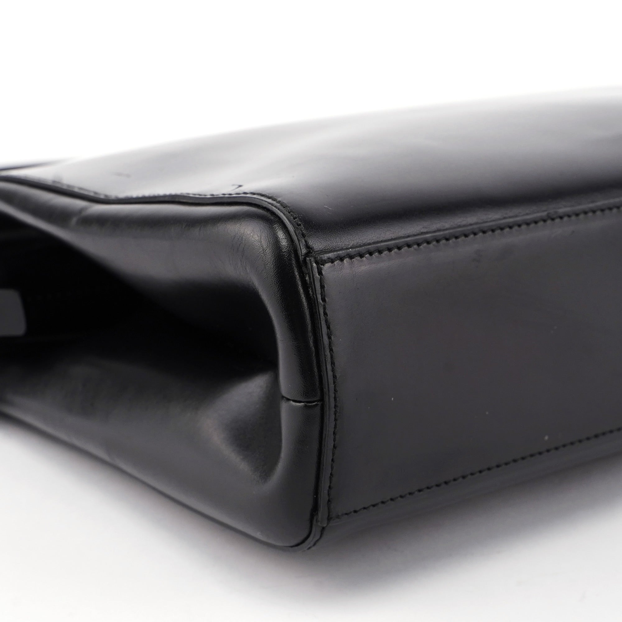 Prada Sac porté épaule Chic en cuir de veau noir
