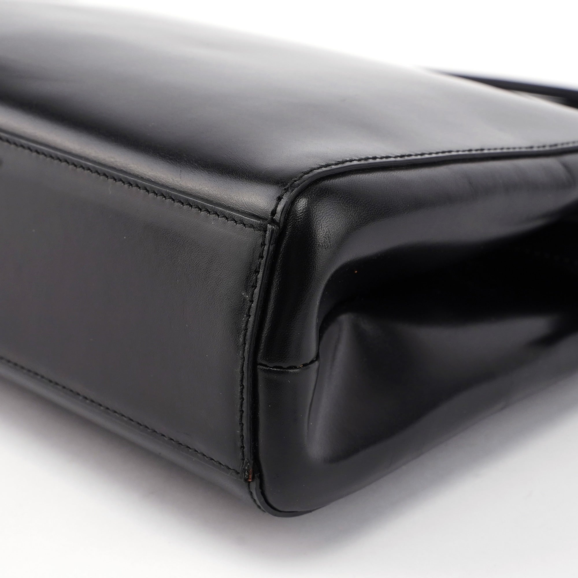 Prada Sac porté épaule Chic en cuir de veau noir
