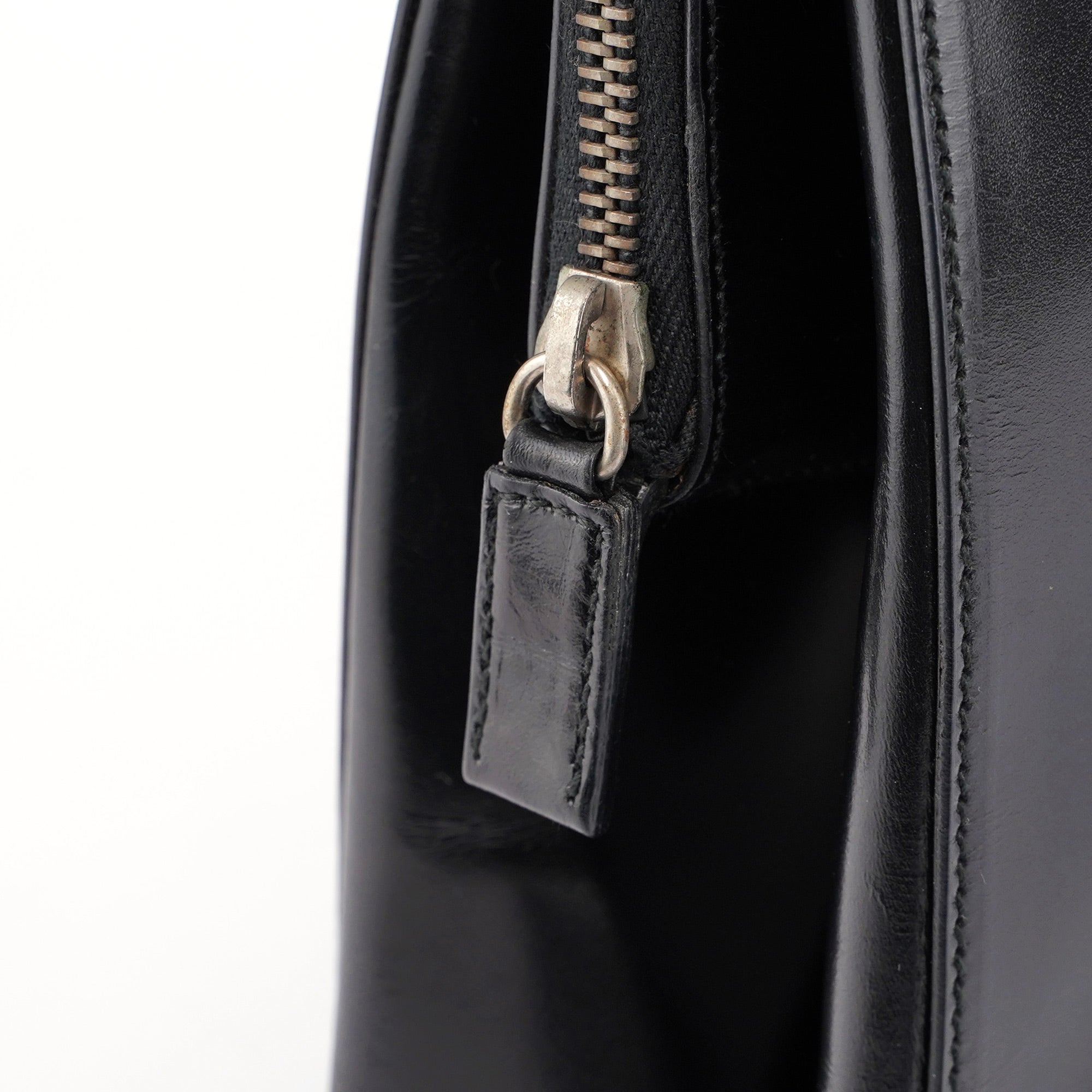 Prada Vitello Chic Schultertasche aus schwarzem Kalbsleder