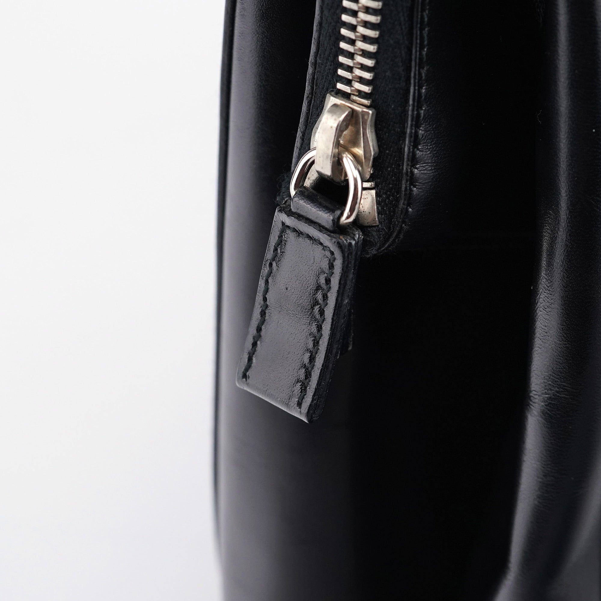 Prada Sac porté épaule Vitello Chic en cuir noir