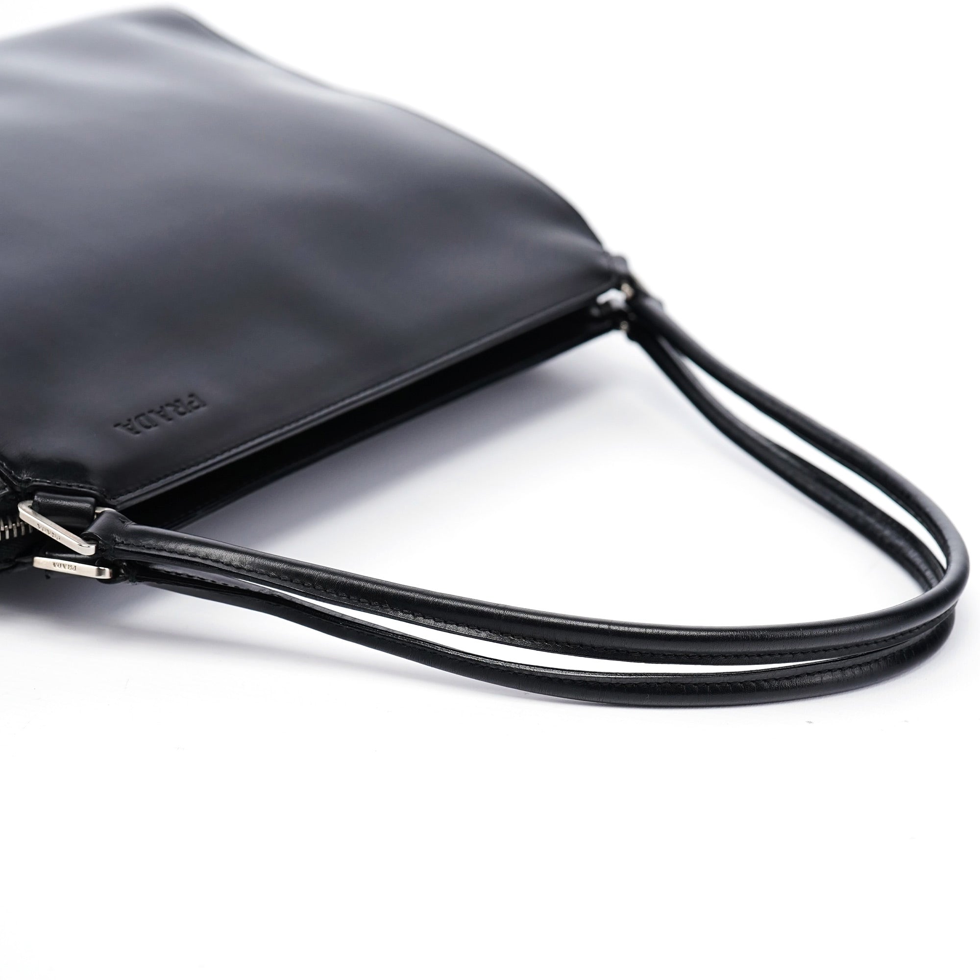 Prada Sac porté épaule Vitello Chic en cuir noir