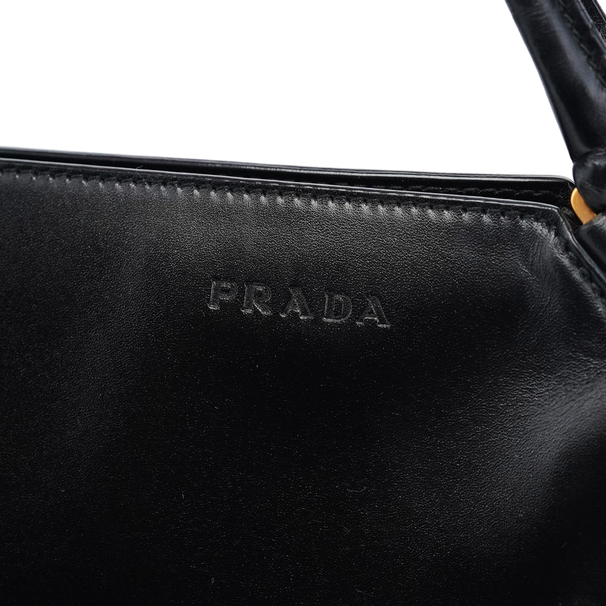 Prada Sac porté épaule Vitello Chic en cuir noir