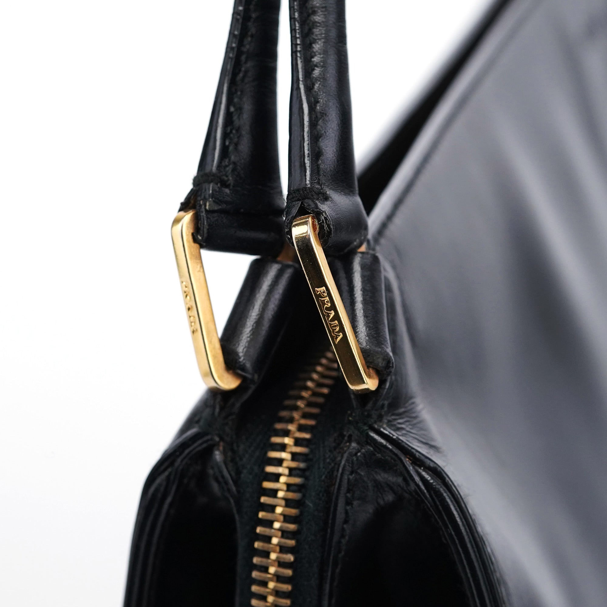Prada Sac porté épaule Vitello Chic en cuir noir