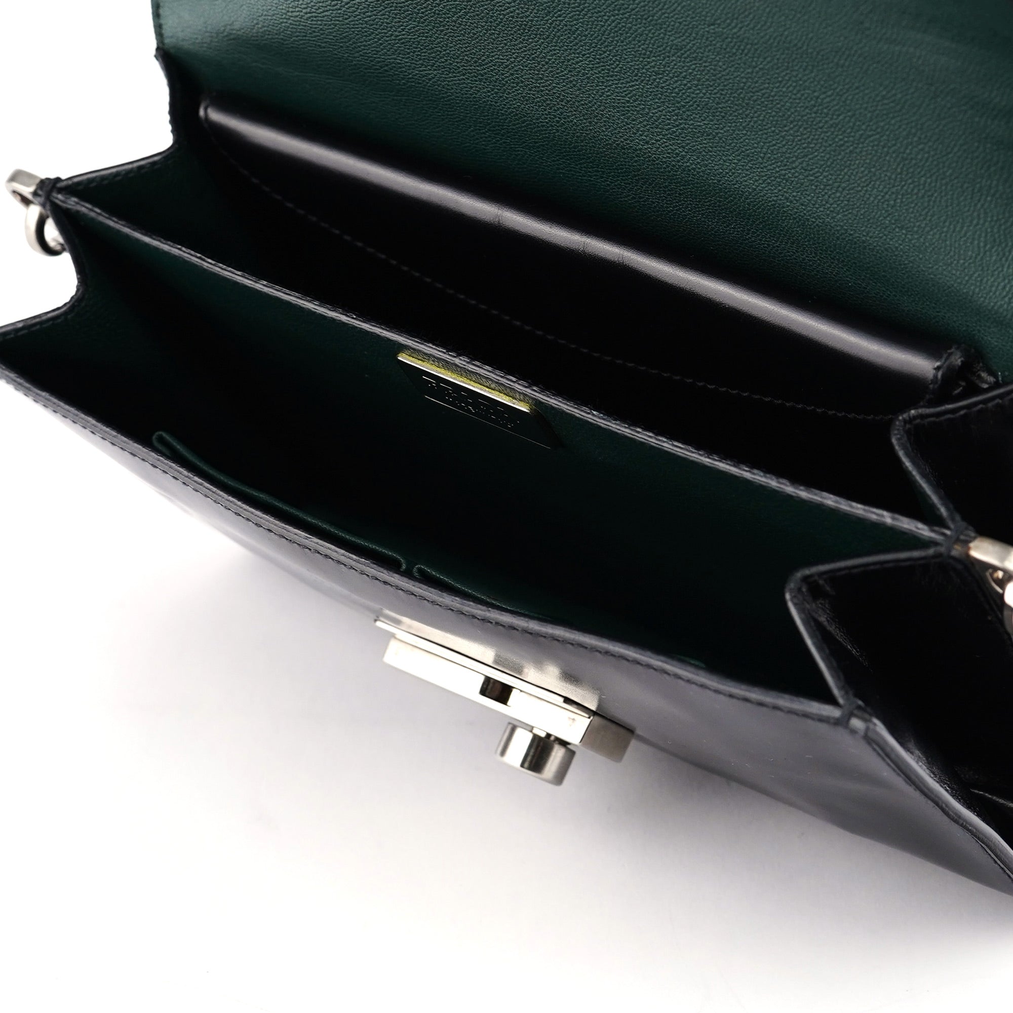 Prada Keylock Schultertasche aus schwarzem Vitello-Leder