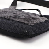 Prada Sac bandoulière en laine et fourrure noires