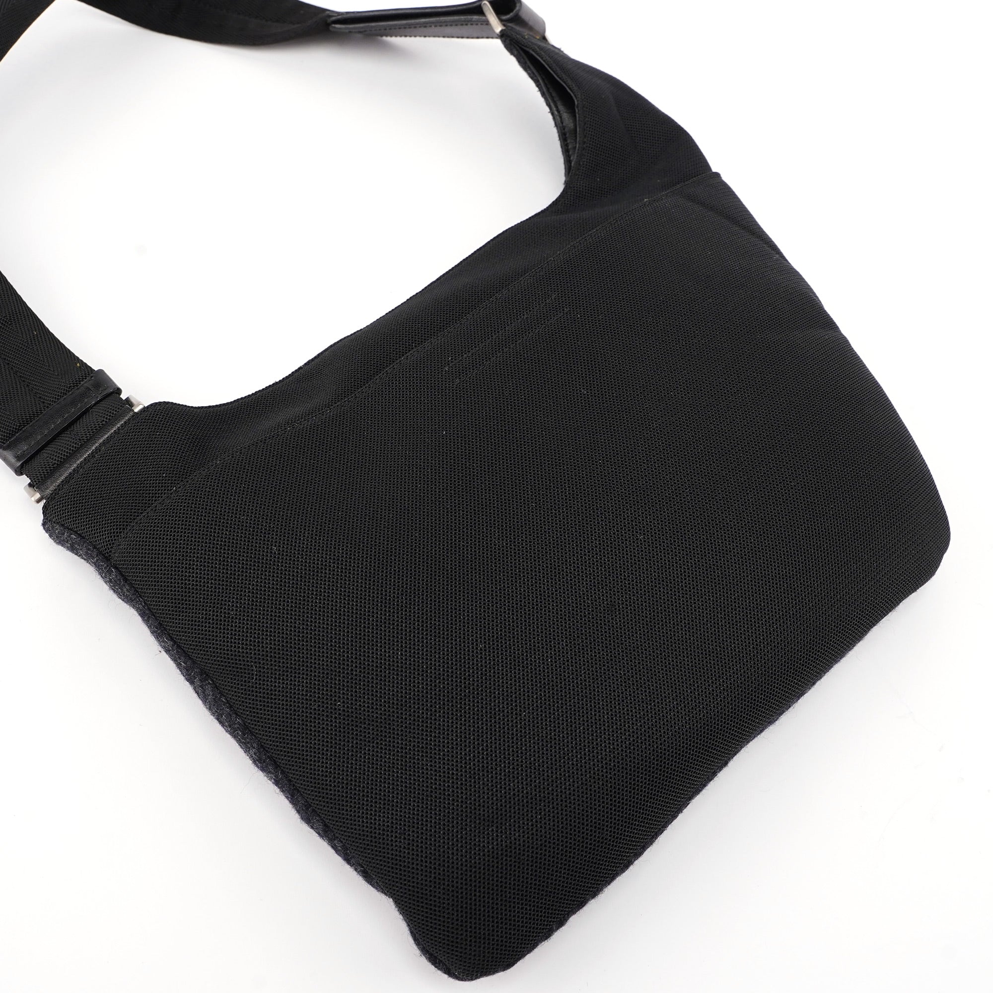 Prada Sac bandoulière en laine et fourrure noires