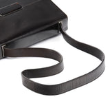 Prada Vitello Schultertasche mit Schnalle aus braunem Leder