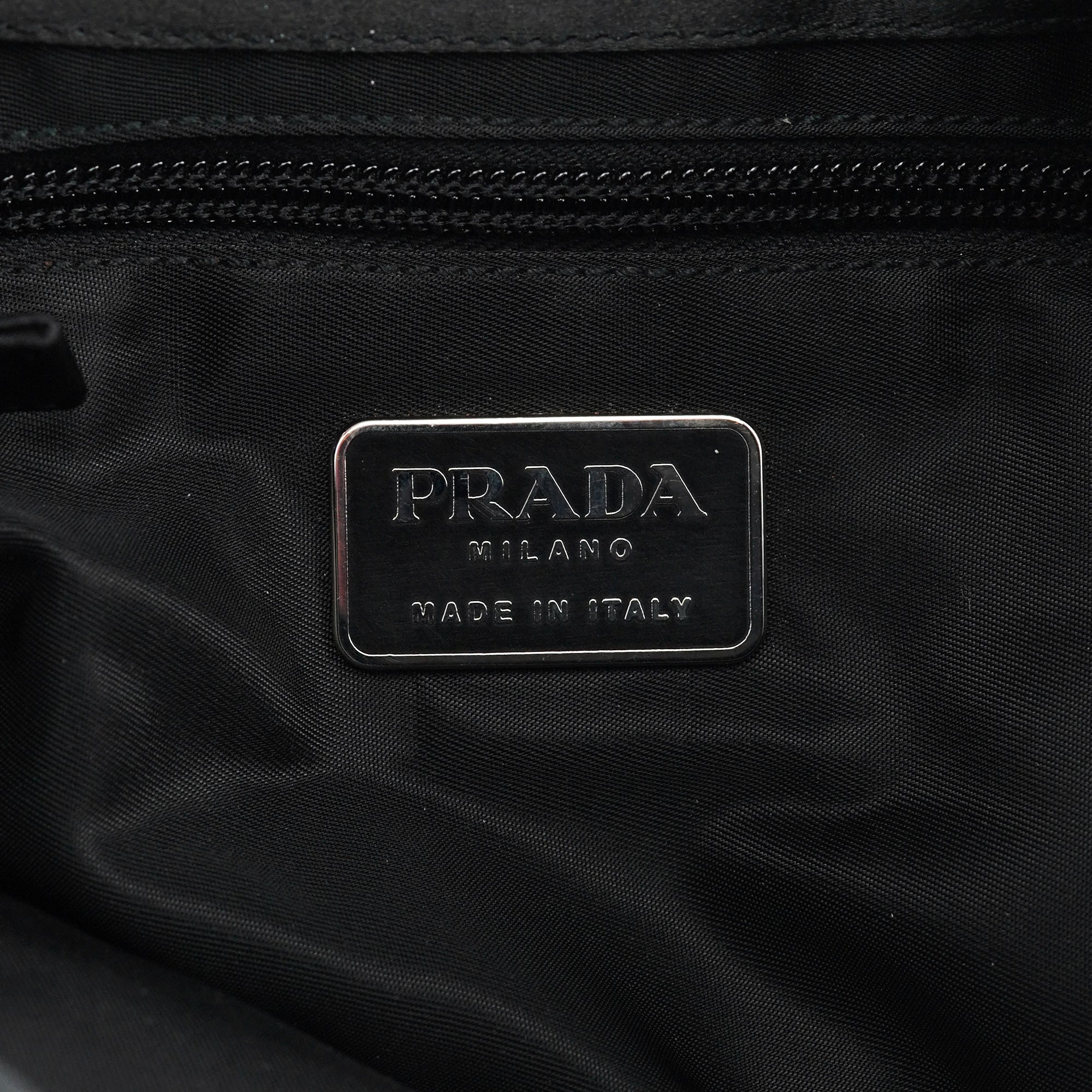 Prada Sac porté épaule en satin gris foncé à anse en plastique