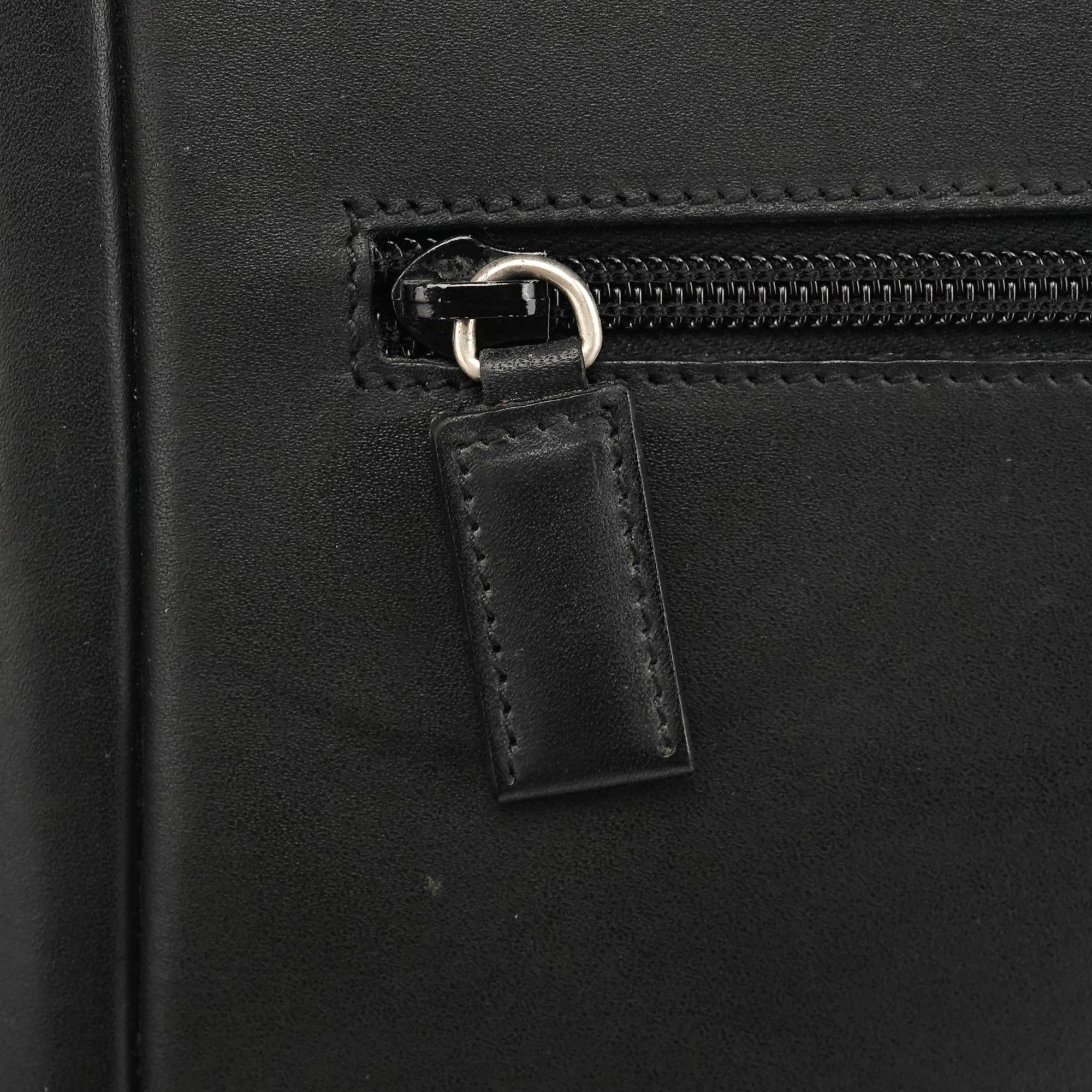 Prada Autunno 1999 Borsa a spalla con fibbia in pelle nera