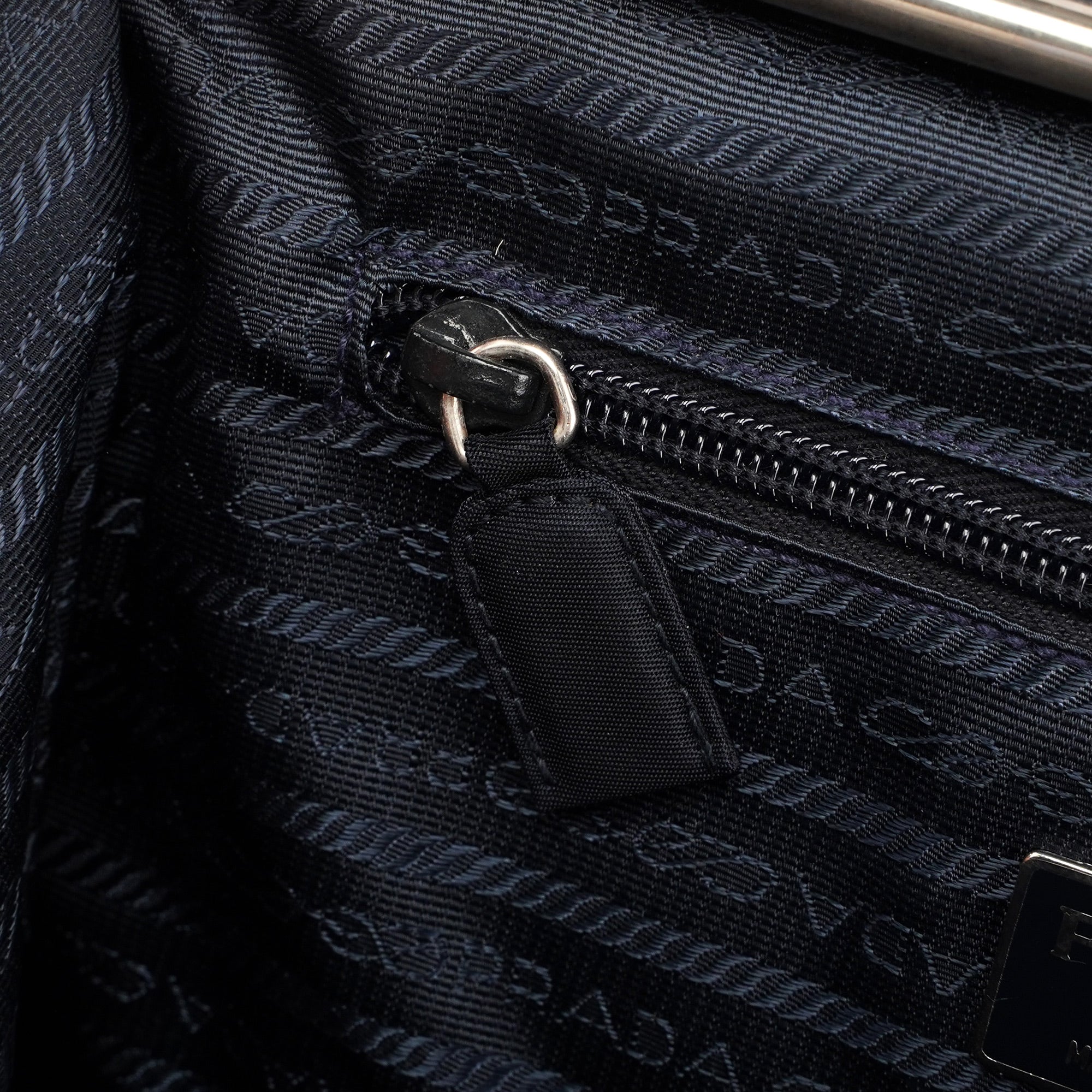 Prada Borsa tote Tessuto City in nylon blu navy