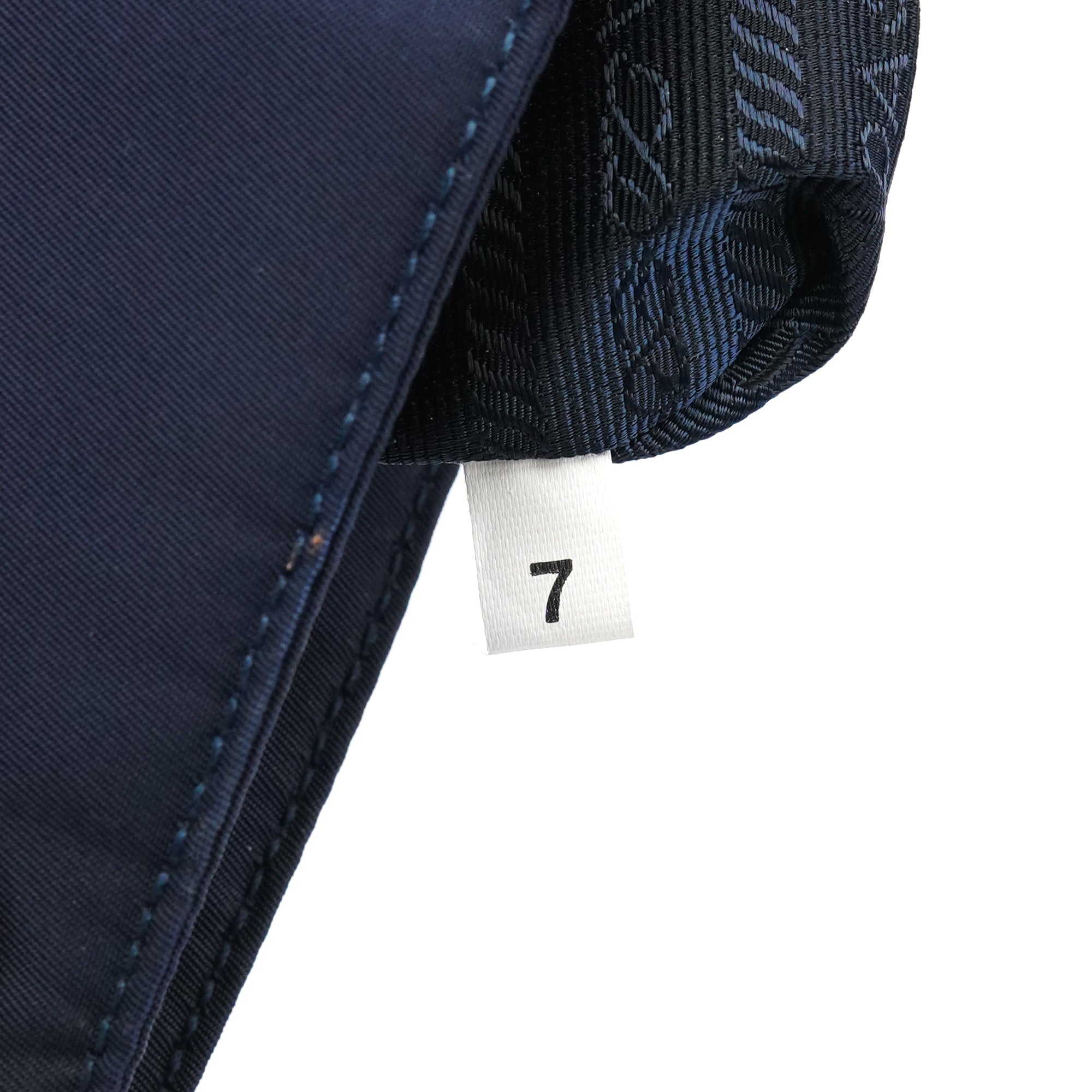 Prada Tessuto Schultertasche aus marineblauem Nylon