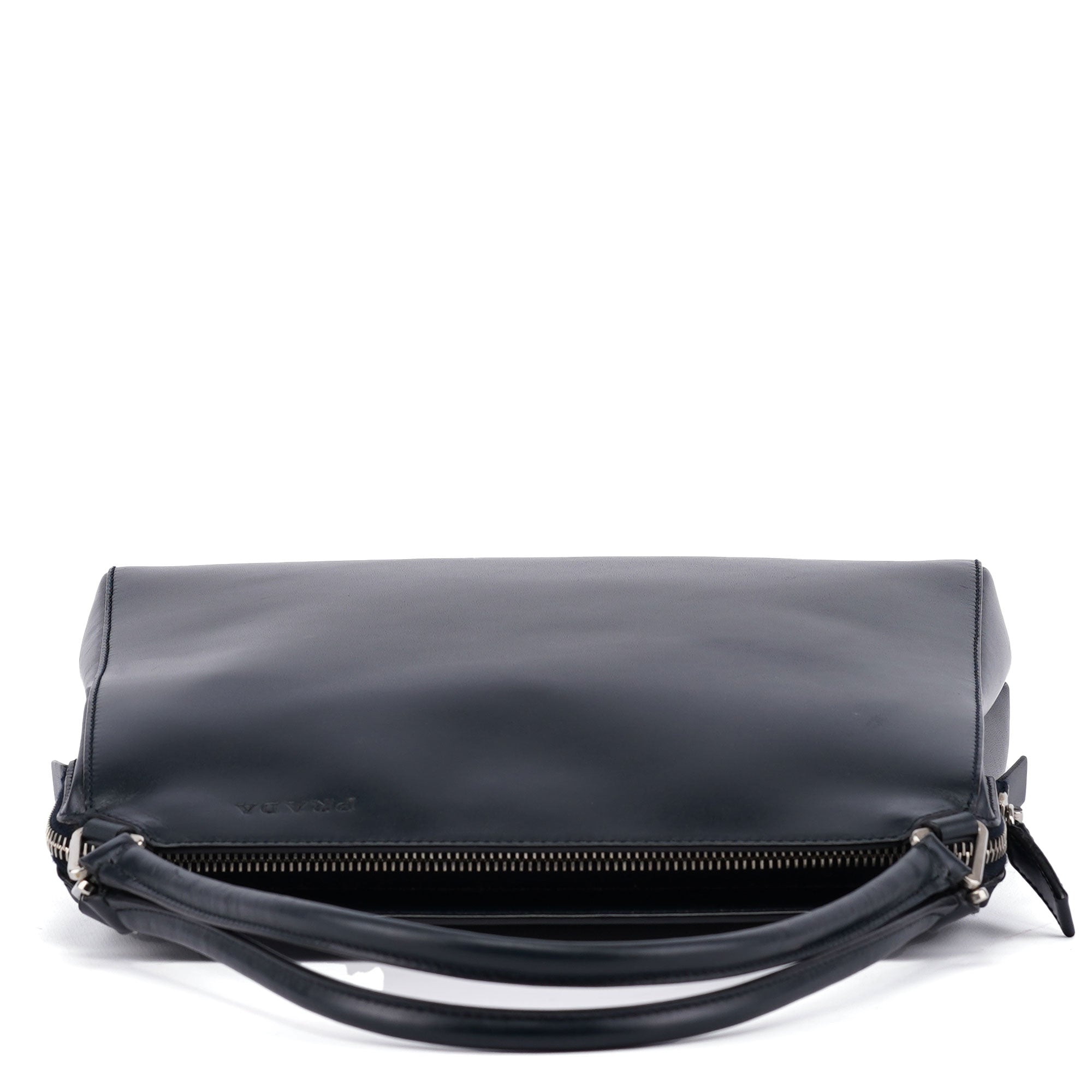 Prada Vitello Chic Schultertasche aus marineblauem Kalbsleder